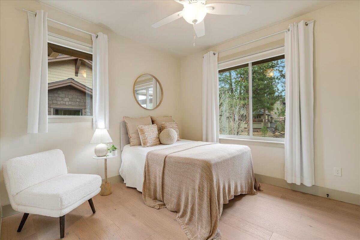 2879 NW Perlette Lane