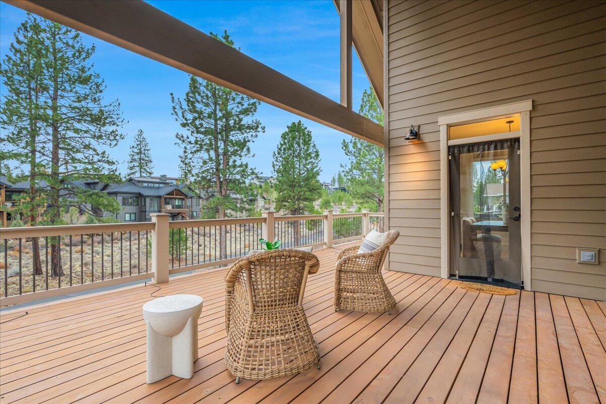 2879 NW Perlette Lane