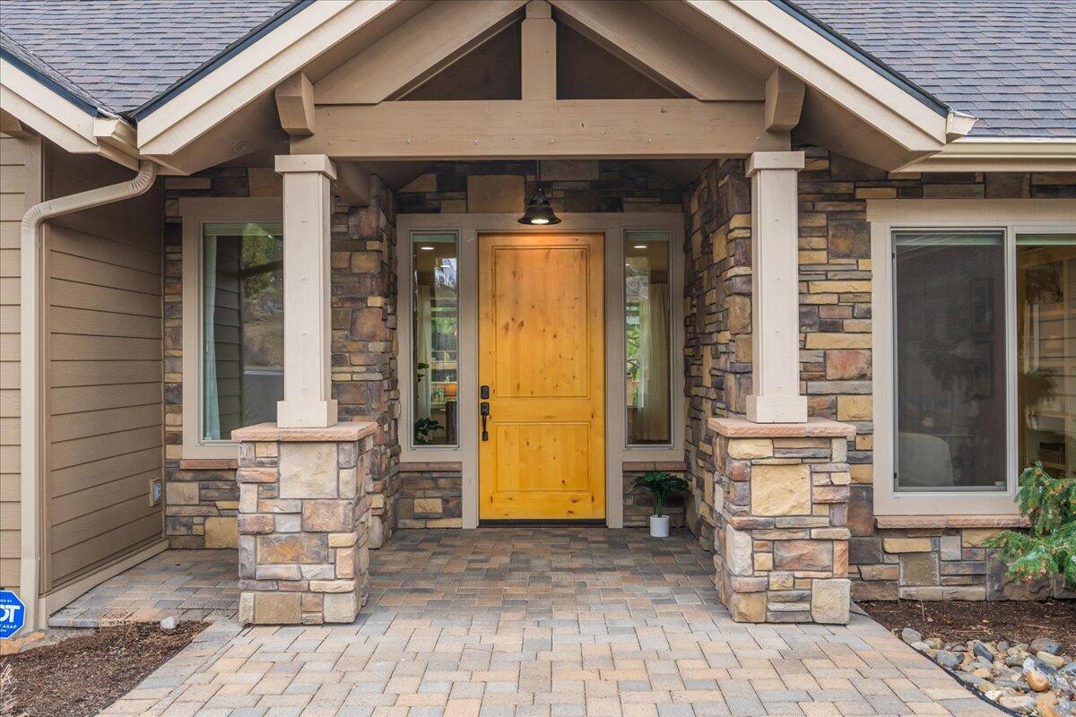 2879 NW Perlette Lane