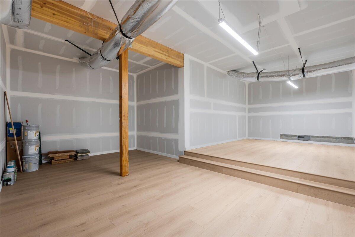 2879 NW Perlette Lane