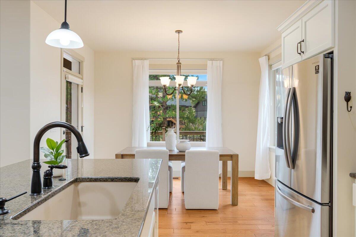 2879 NW Perlette Lane