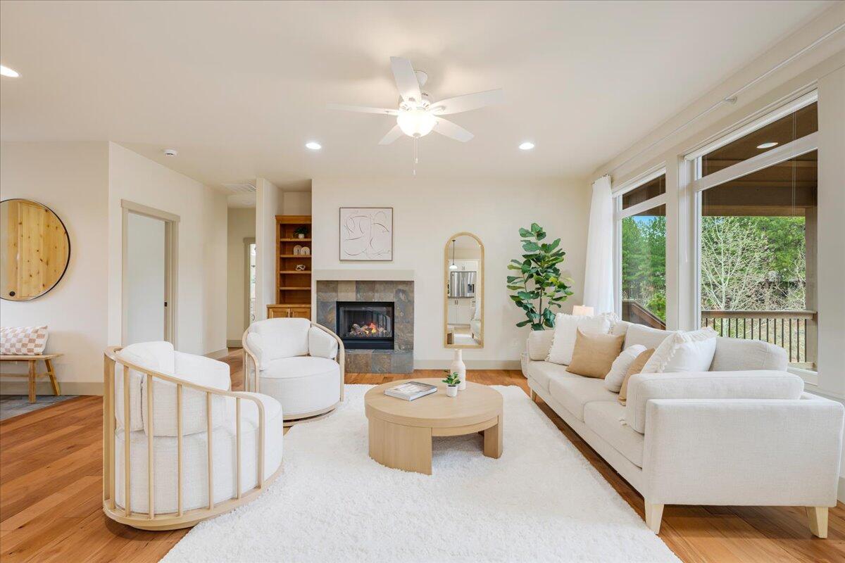 2879 NW Perlette Lane