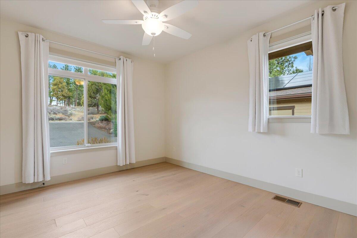 2879 NW Perlette Lane