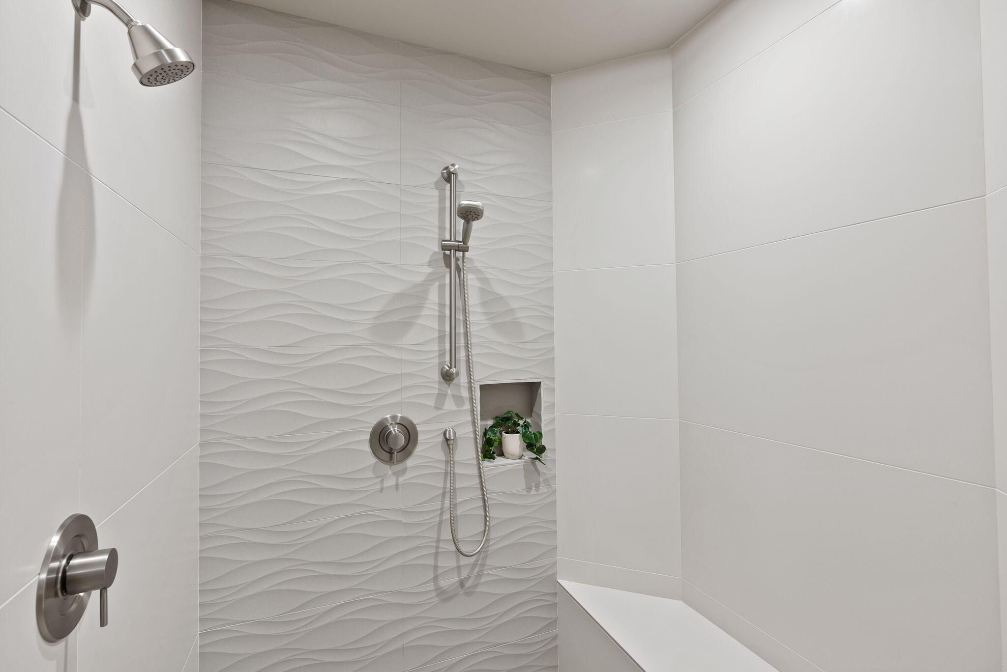 61337 Kindle Rock Loop