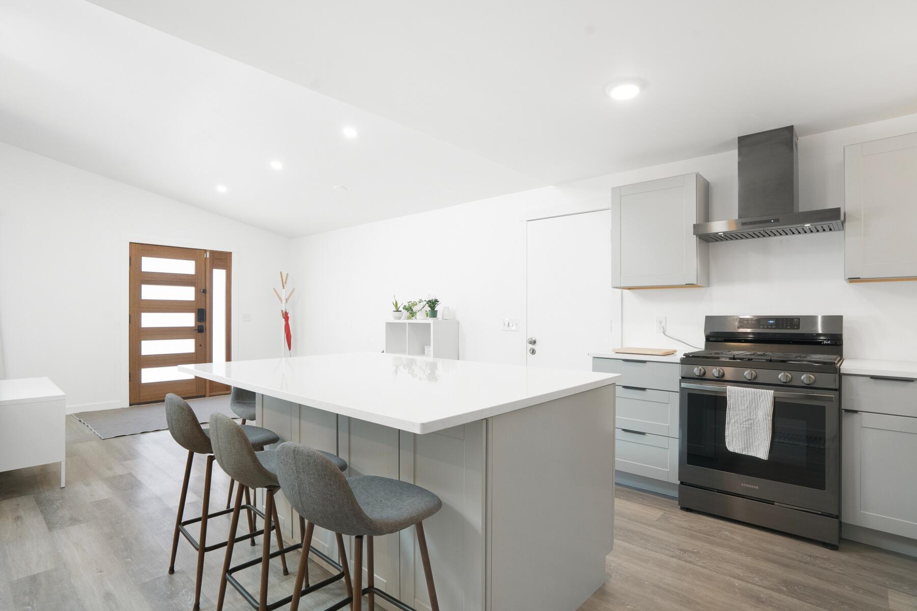 1613 NW Ithaca Avenue