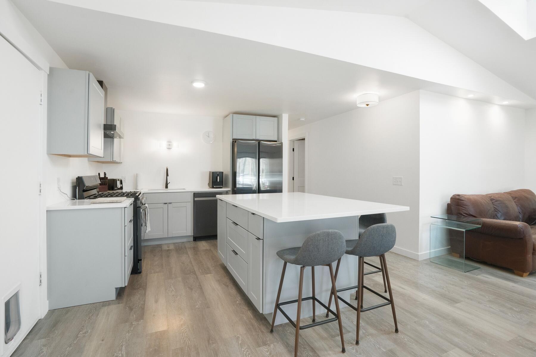 1613 NW Ithaca Avenue