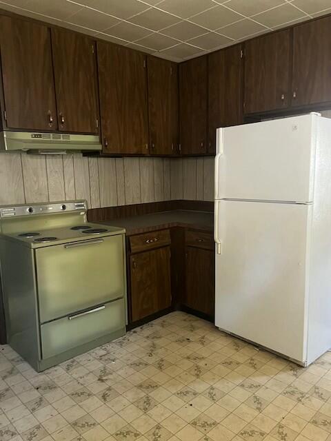 453 NW Newport Avenue