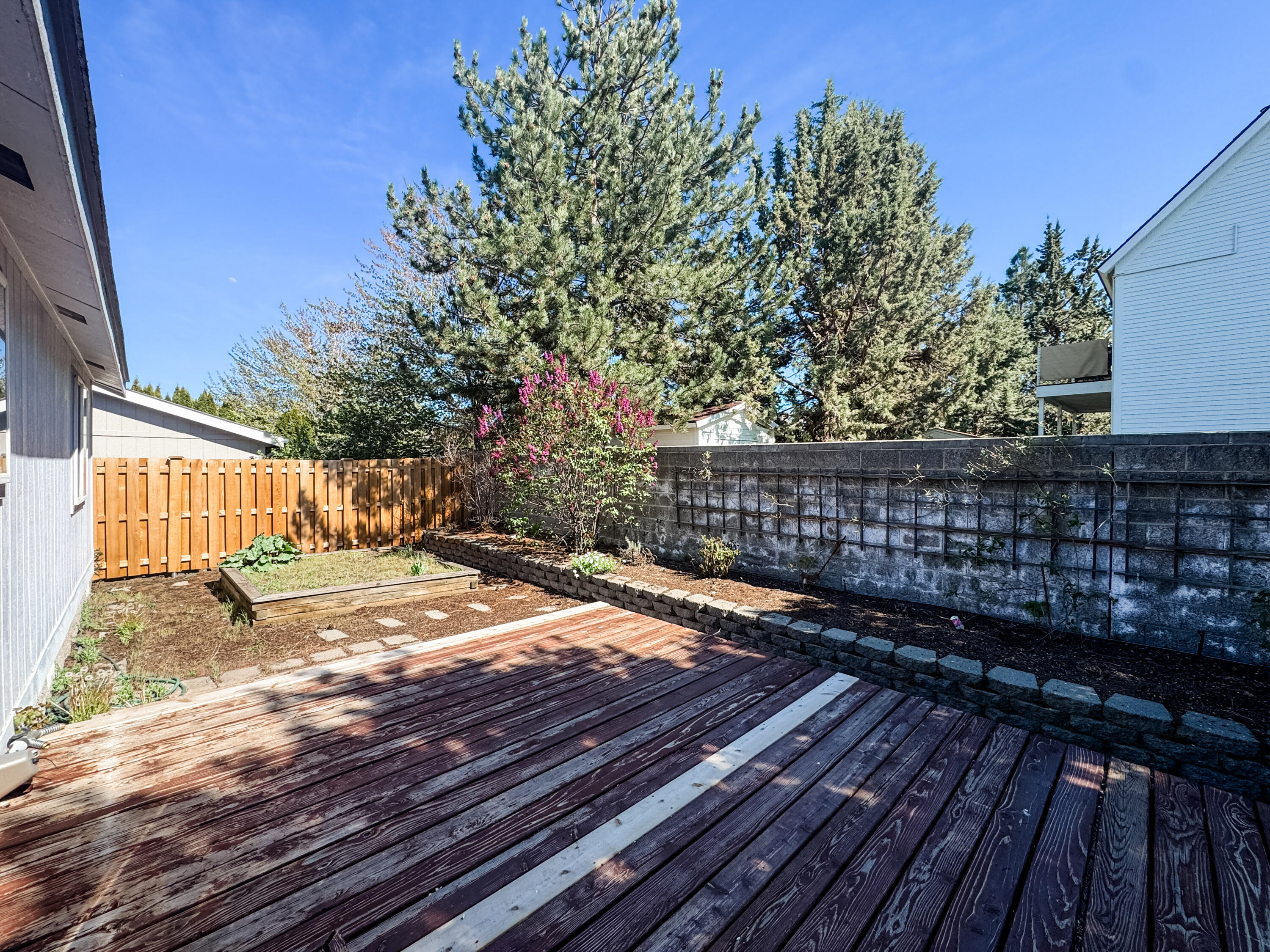 2515 NE Wintergreen Drive