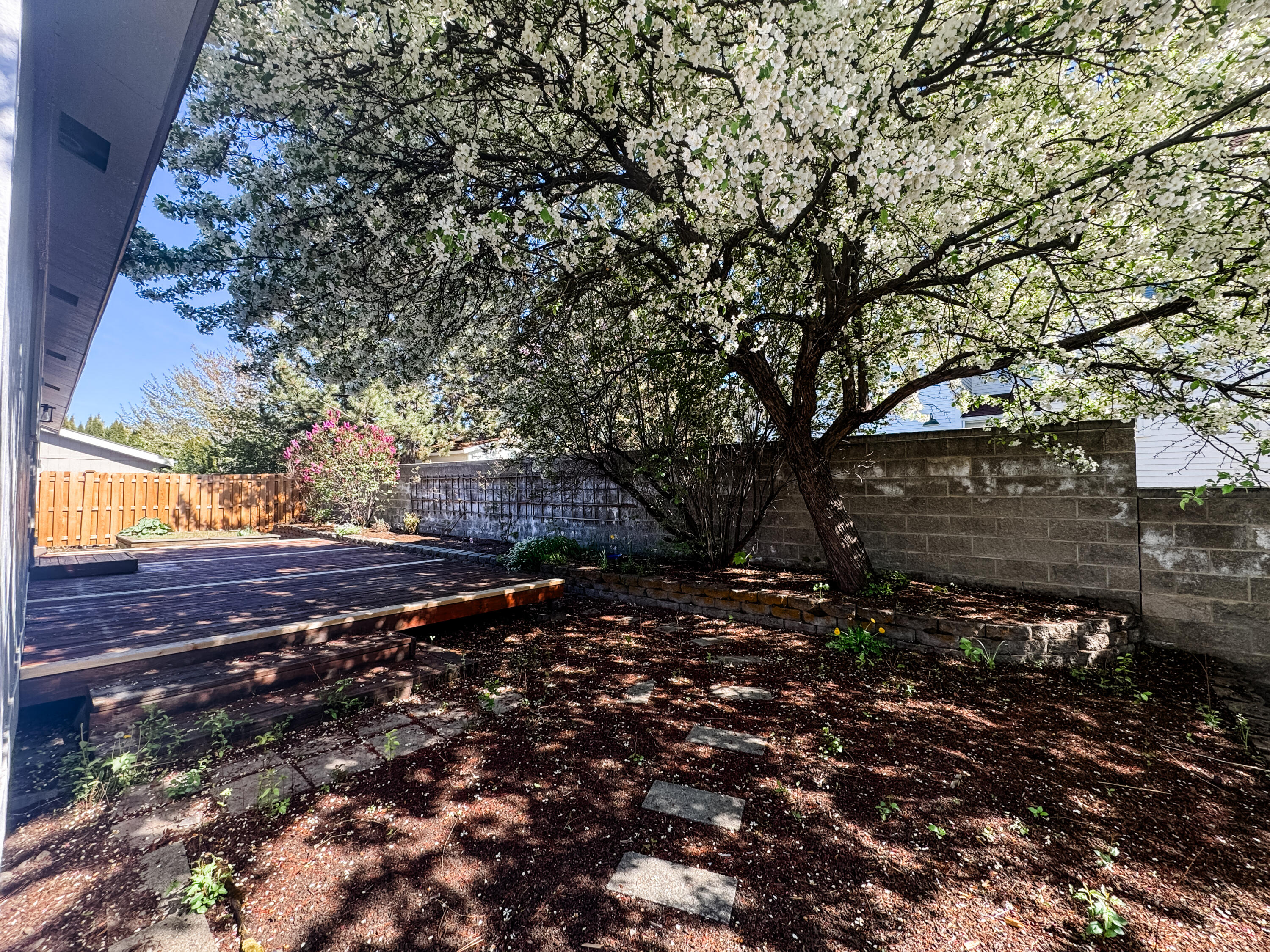 2515 NE Wintergreen Drive