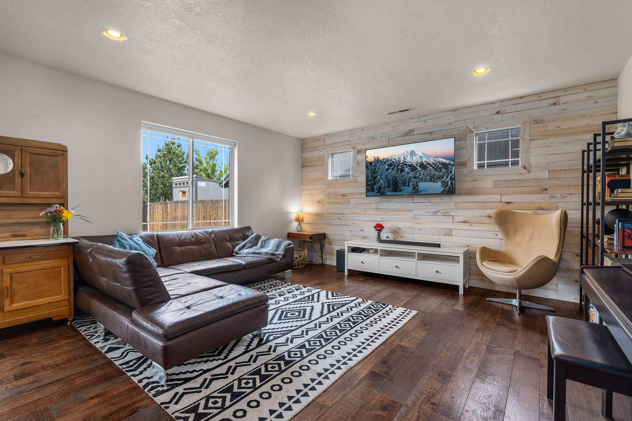 3133 SW Evergreen Avenue