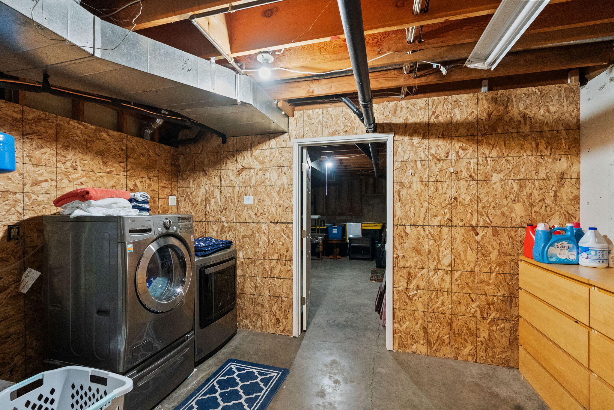 624 NE Tracker Court