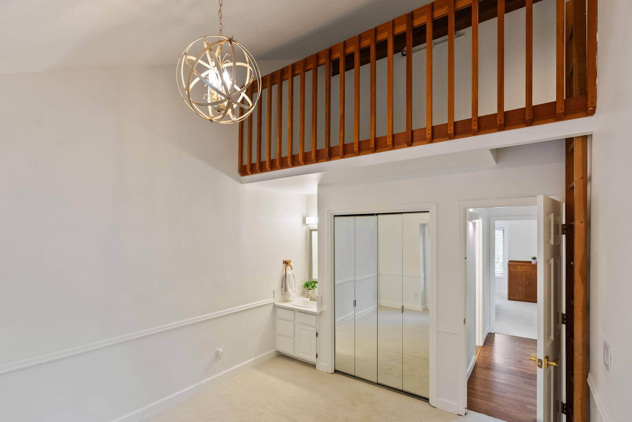 624 NE Tracker Court