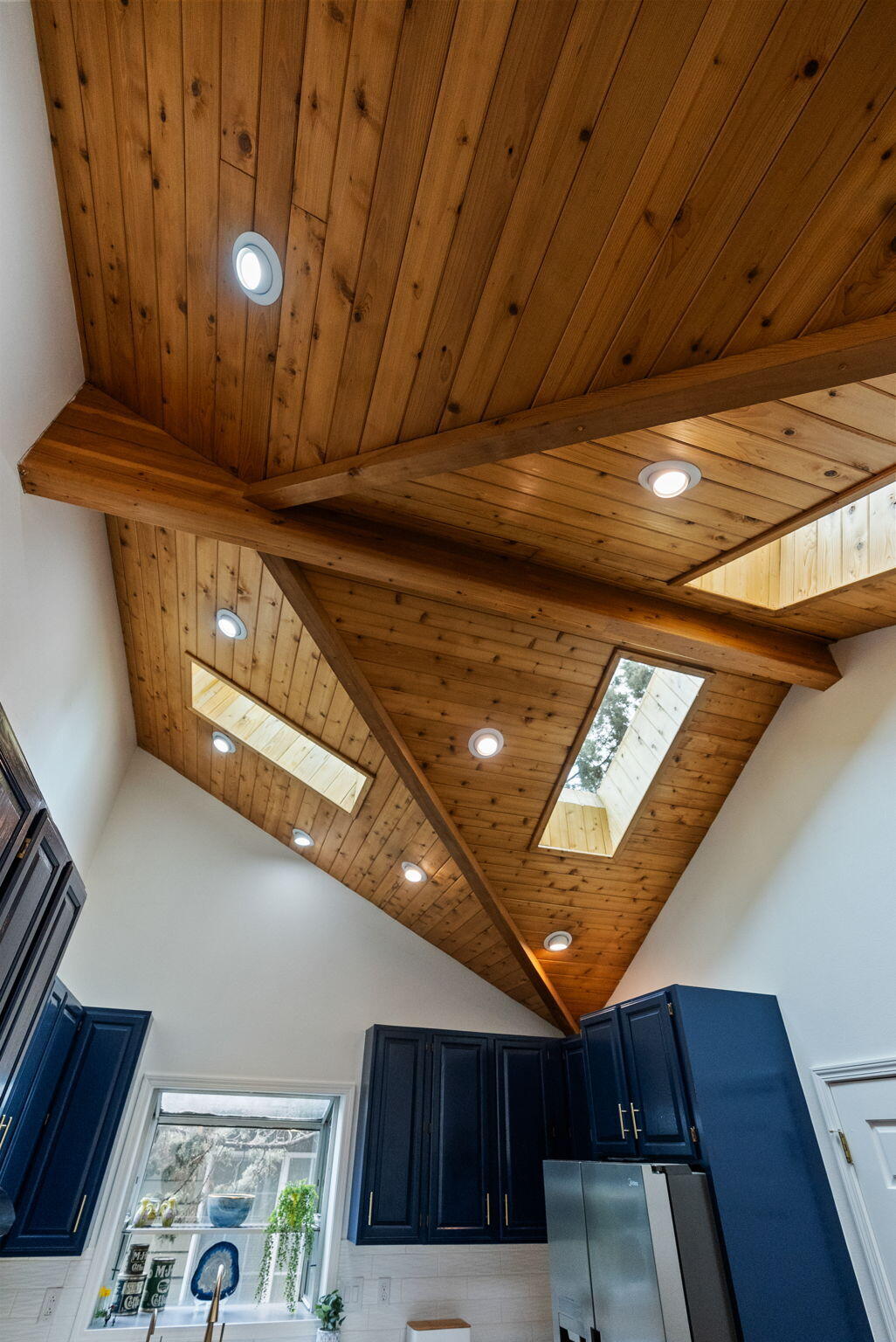 624 NE Tracker Court