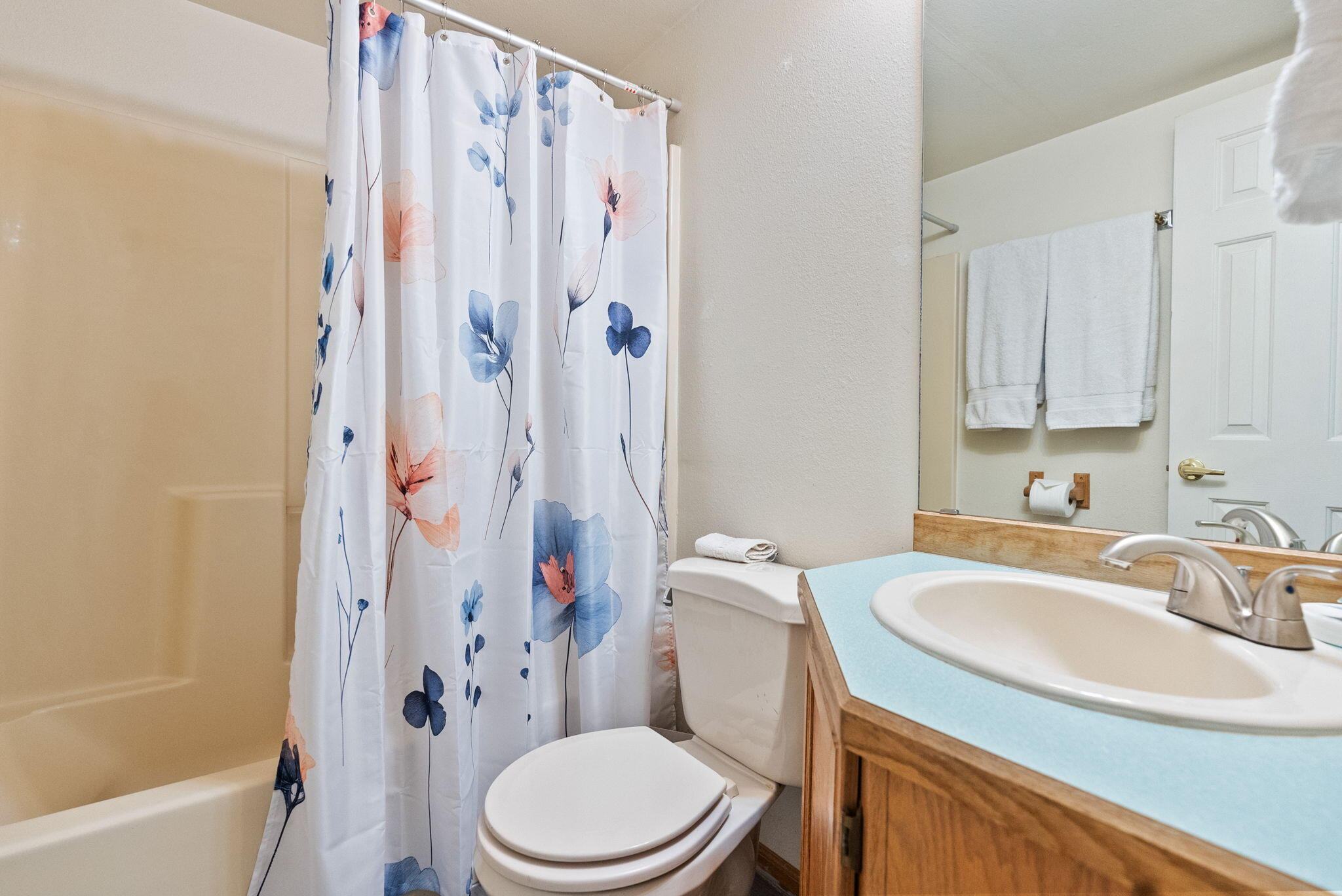 624 NE Tracker Court