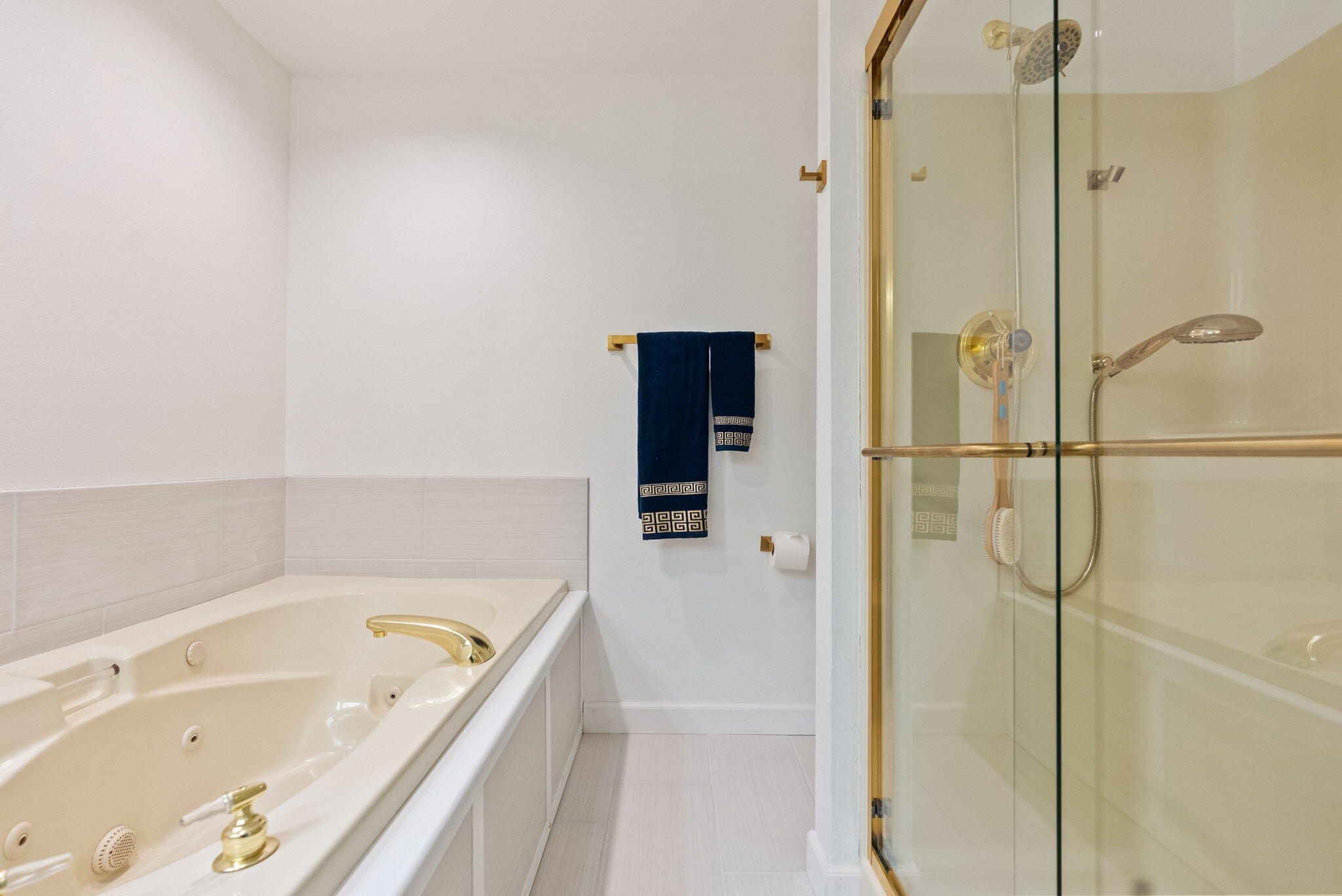 624 NE Tracker Court