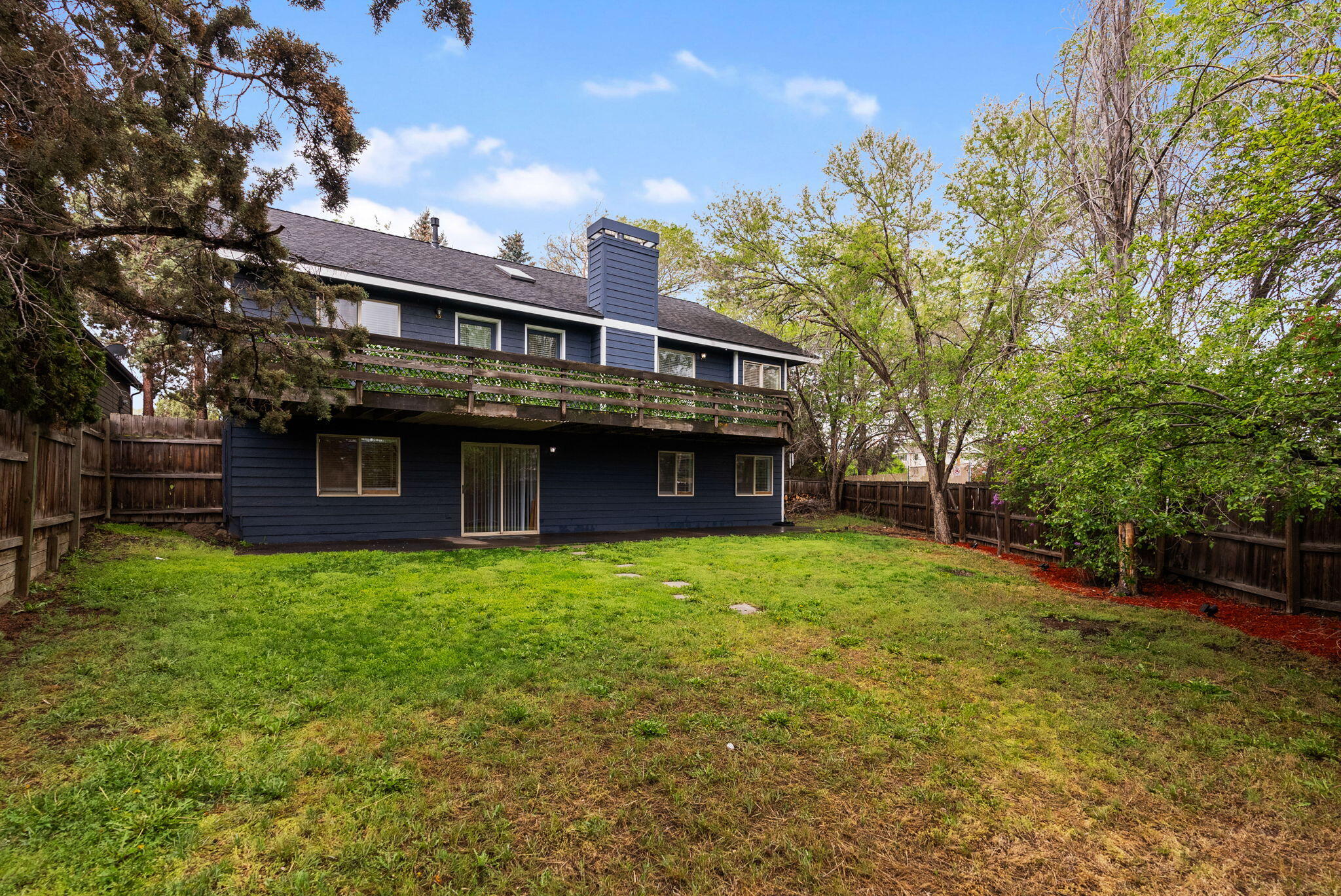 624 NE Tracker Court