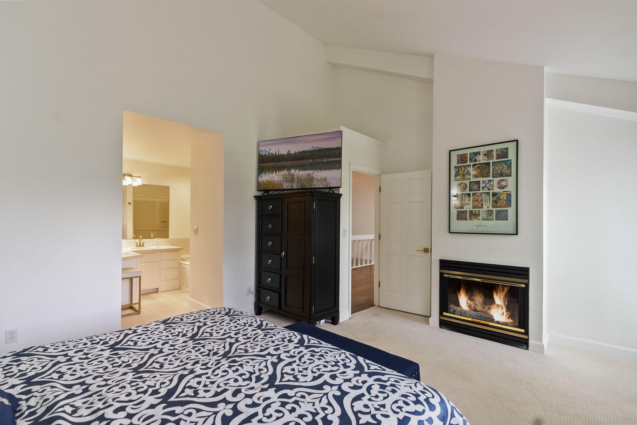 624 NE Tracker Court