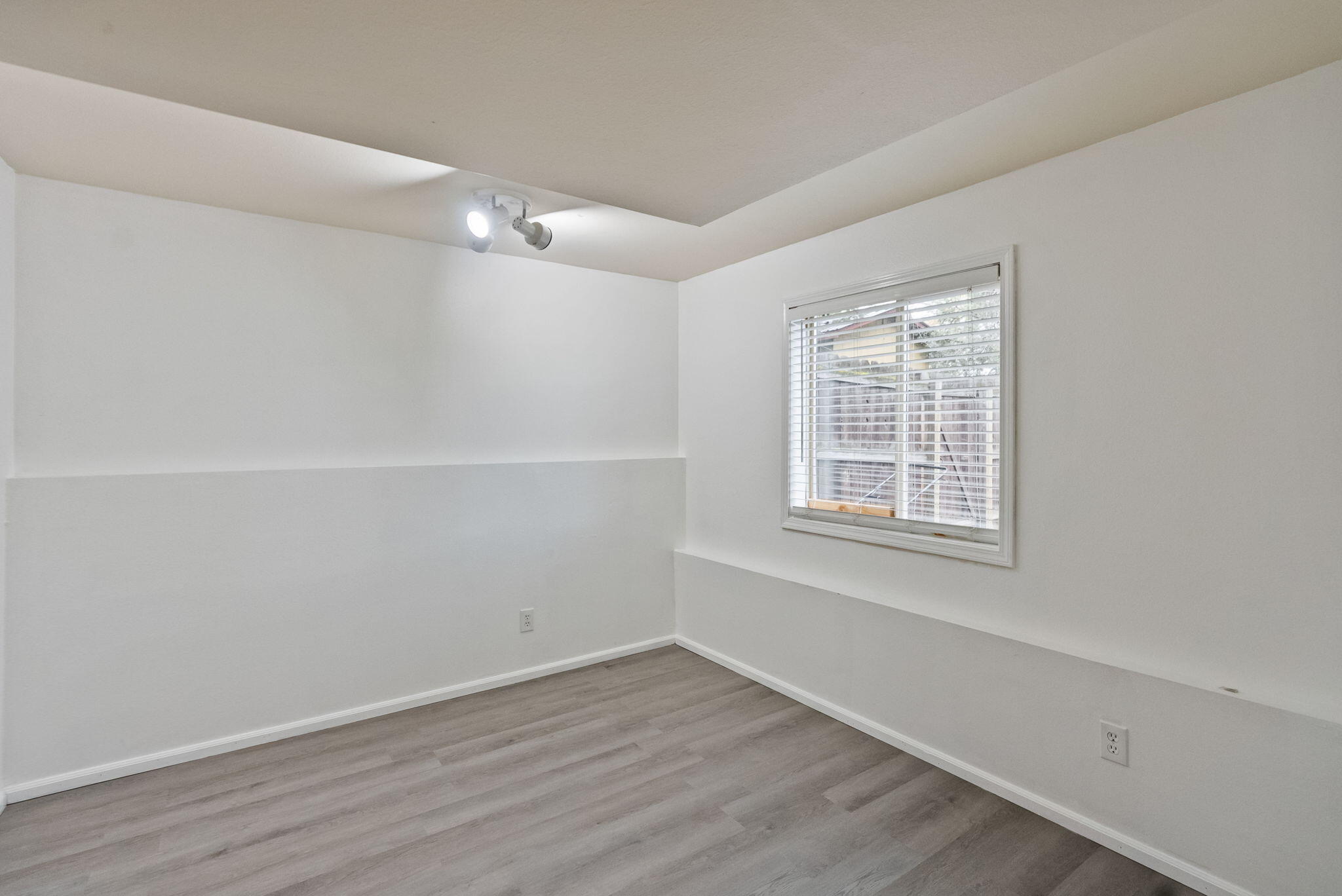 624 NE Tracker Court