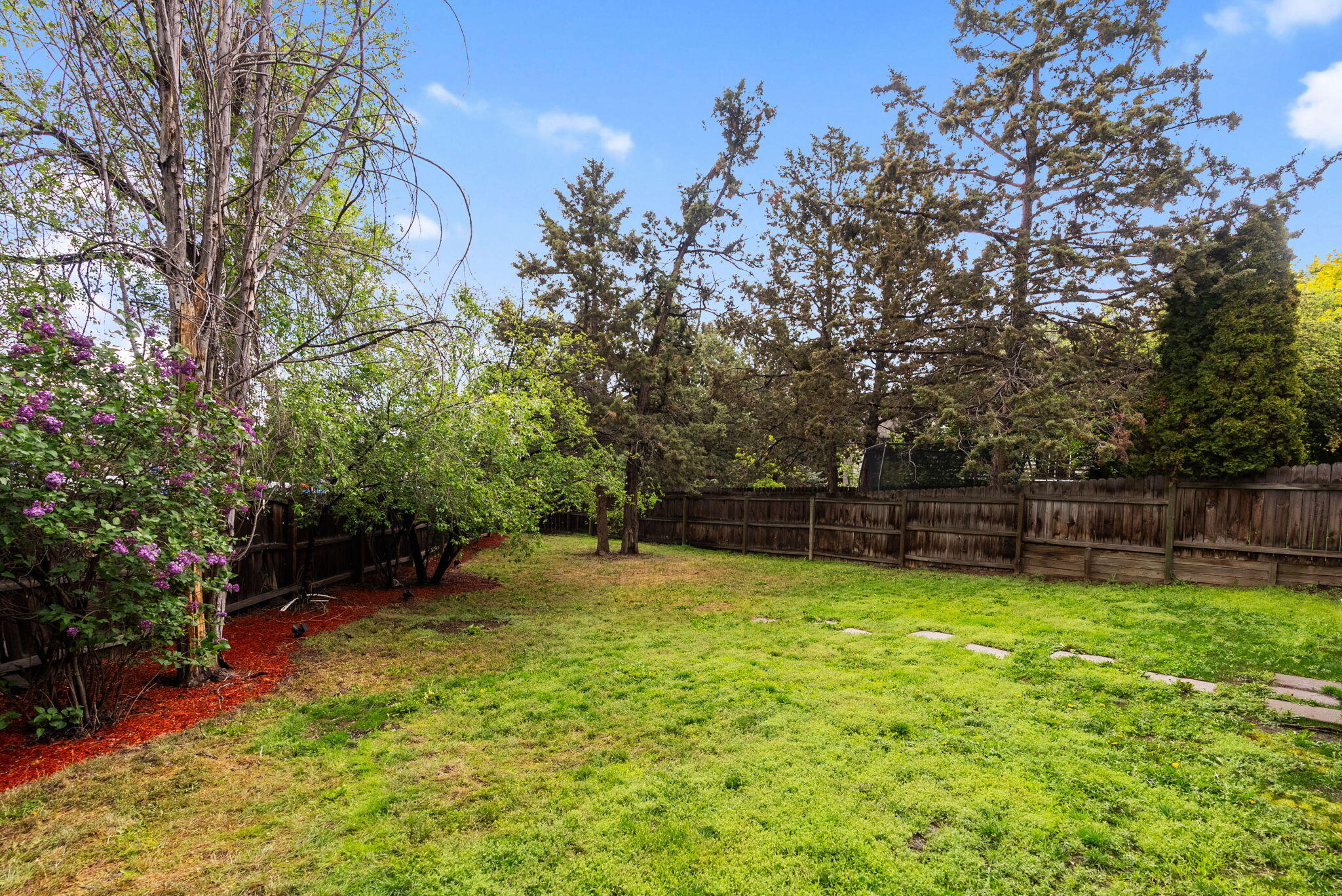624 NE Tracker Court