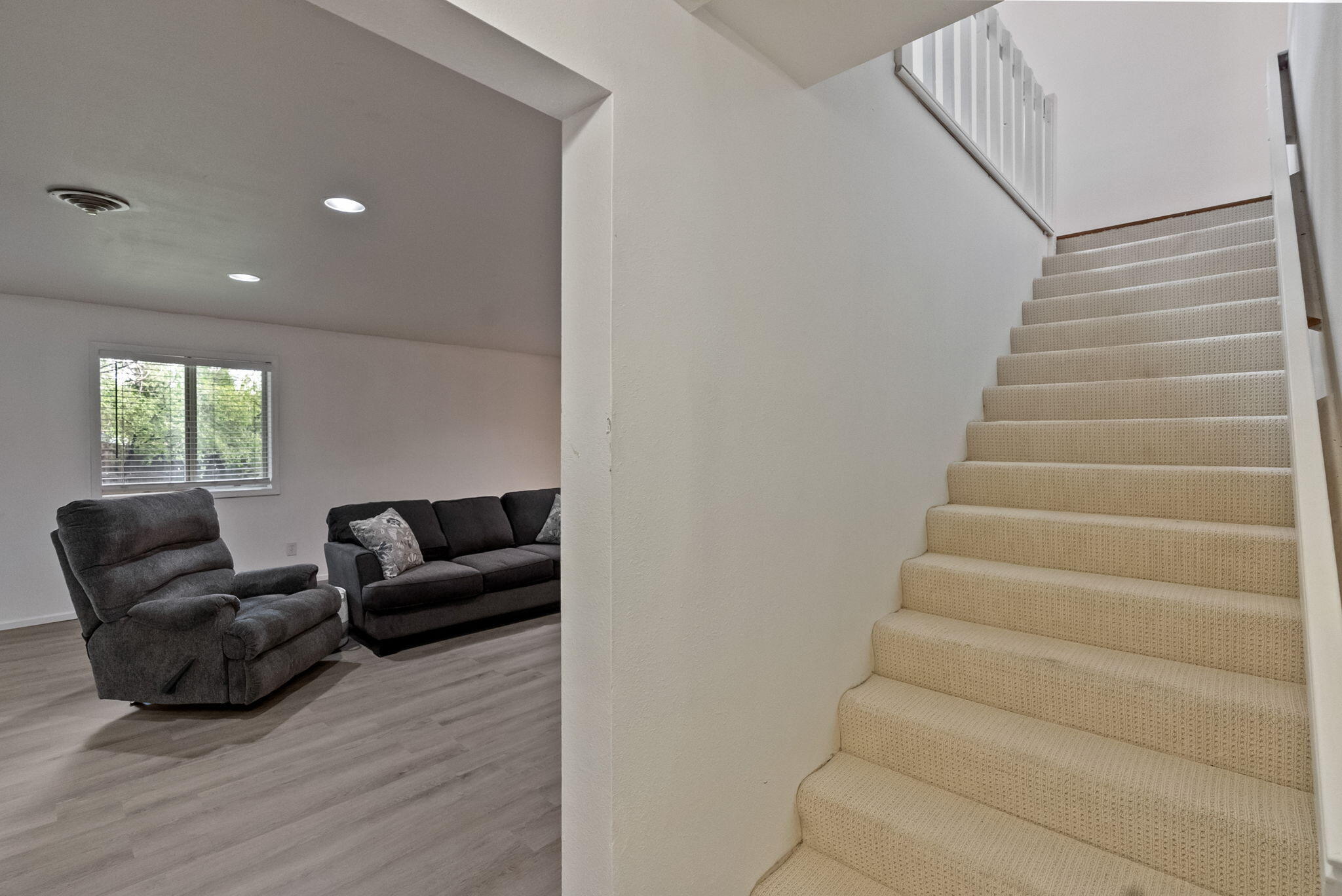 624 NE Tracker Court
