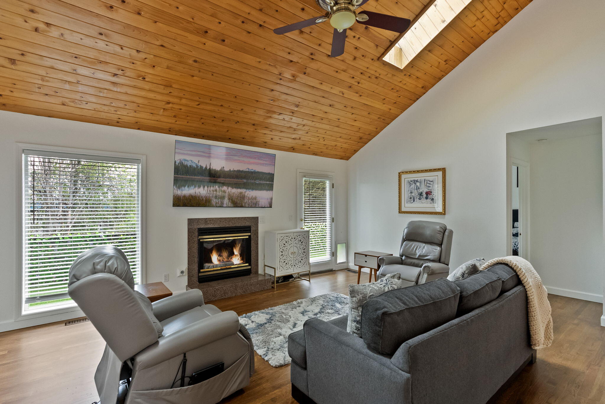 624 NE Tracker Court