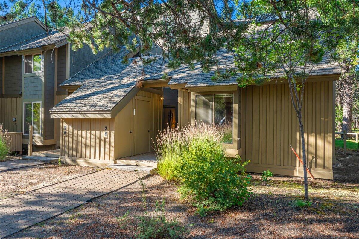 17751 Lake Aspen Court, 23