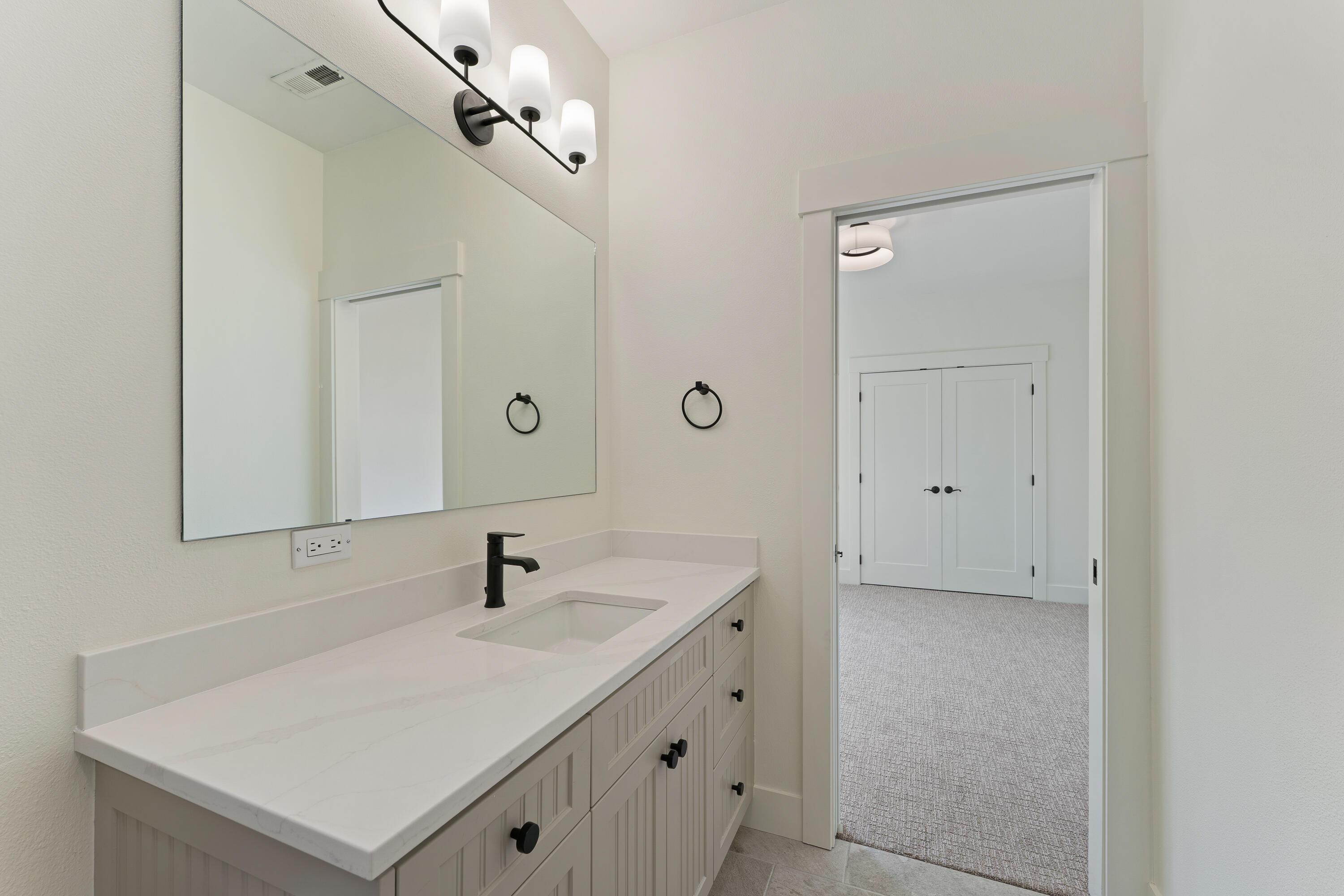 60003 W Ridgeview Drive