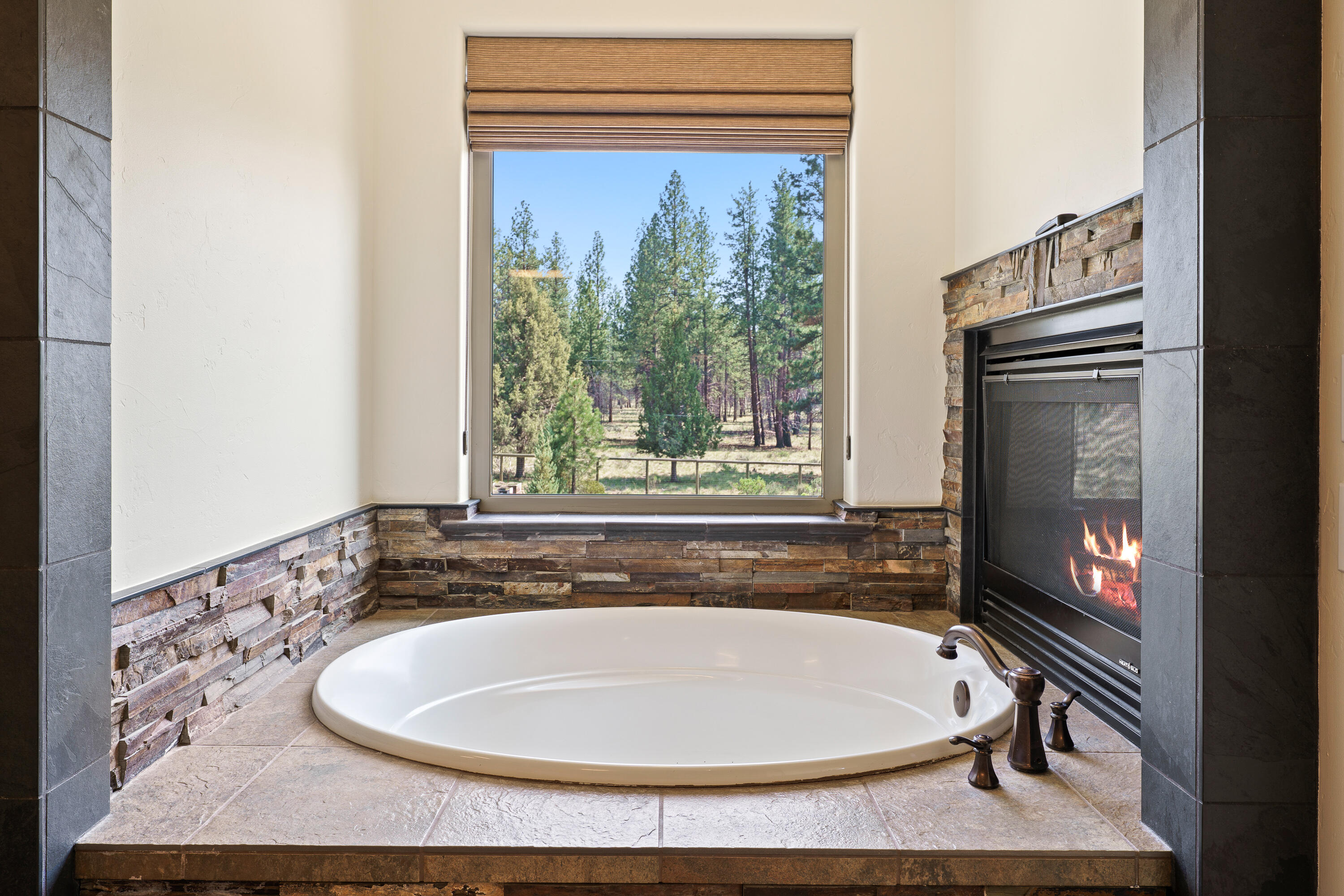 60003 W Ridgeview Drive