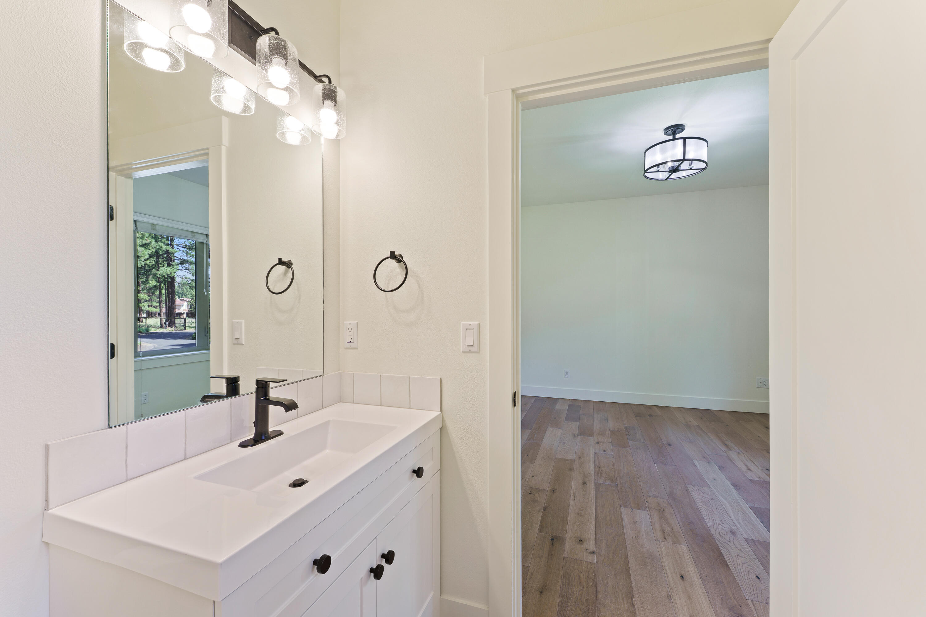 60003 W Ridgeview Drive