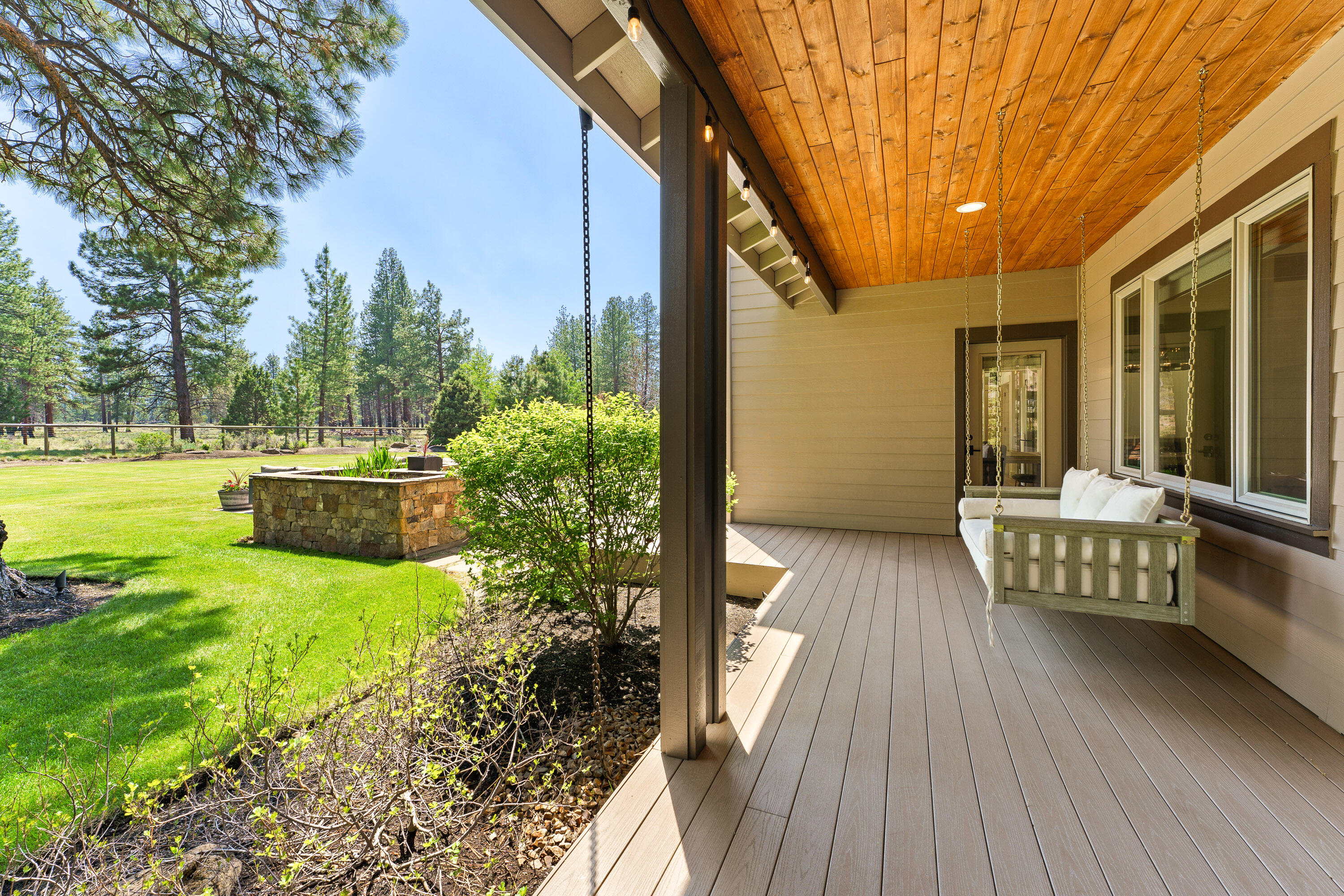 60003 W Ridgeview Drive