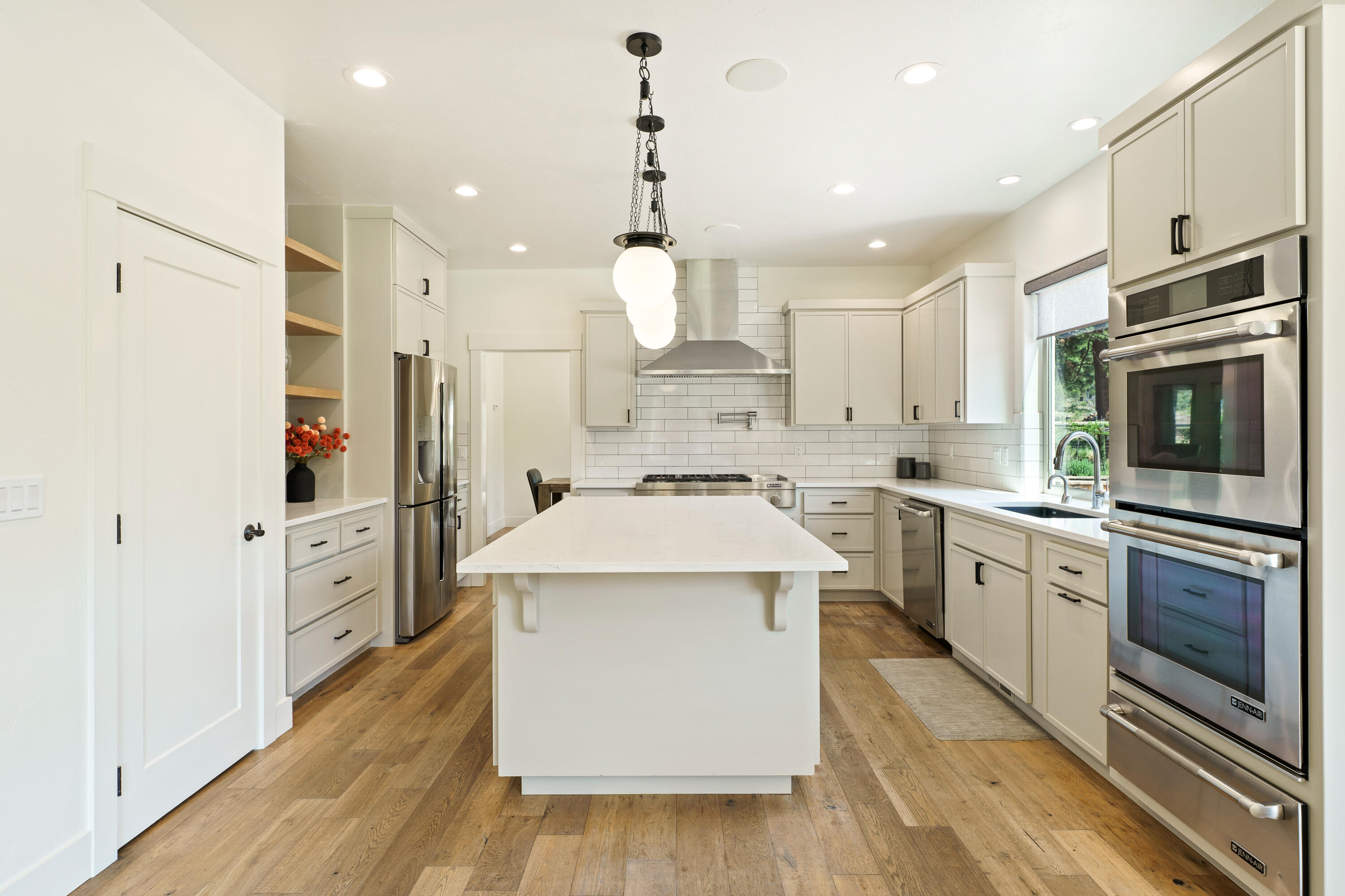 60003 W Ridgeview Drive