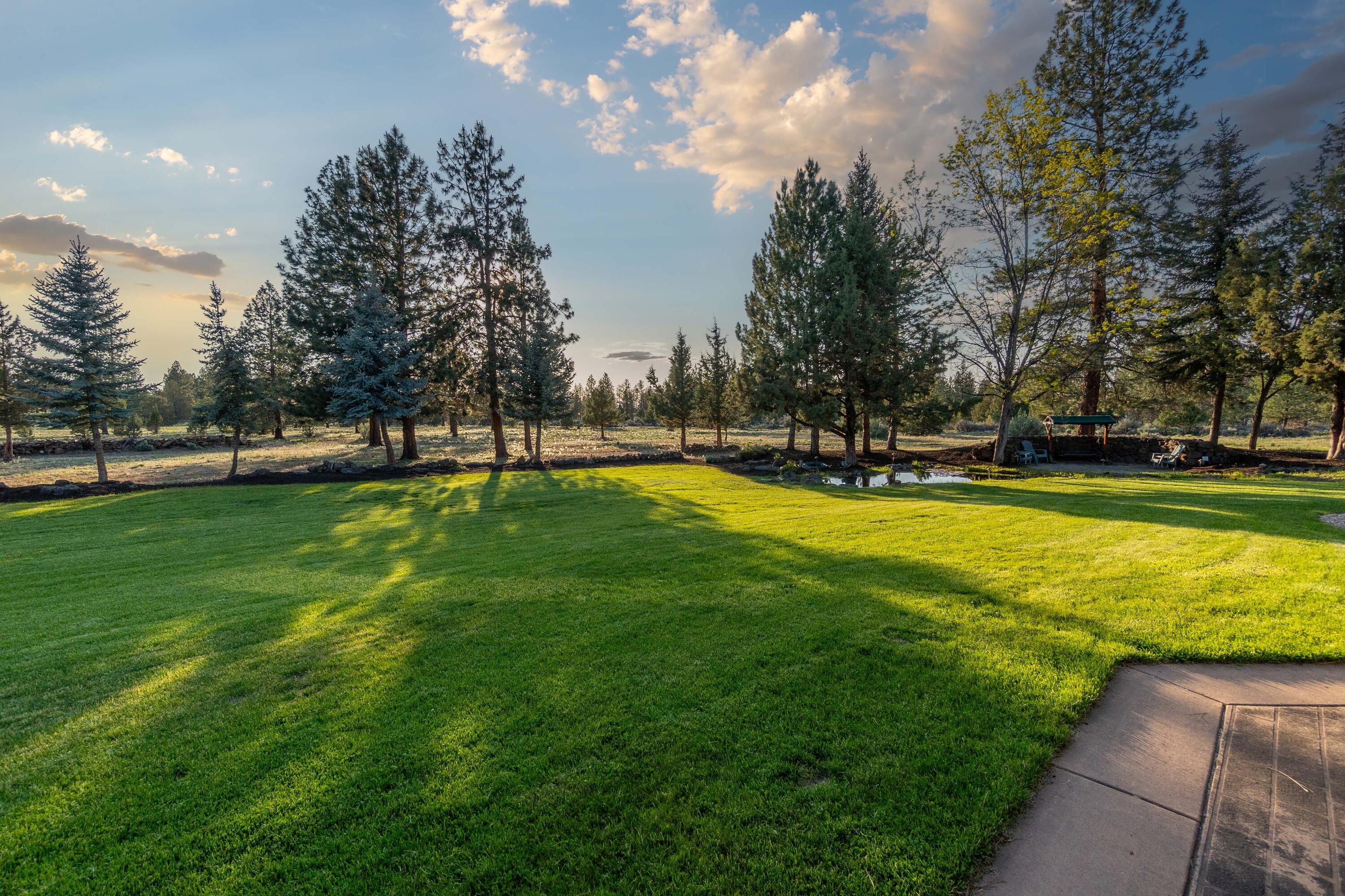 60485 Billadeau Road, Bend