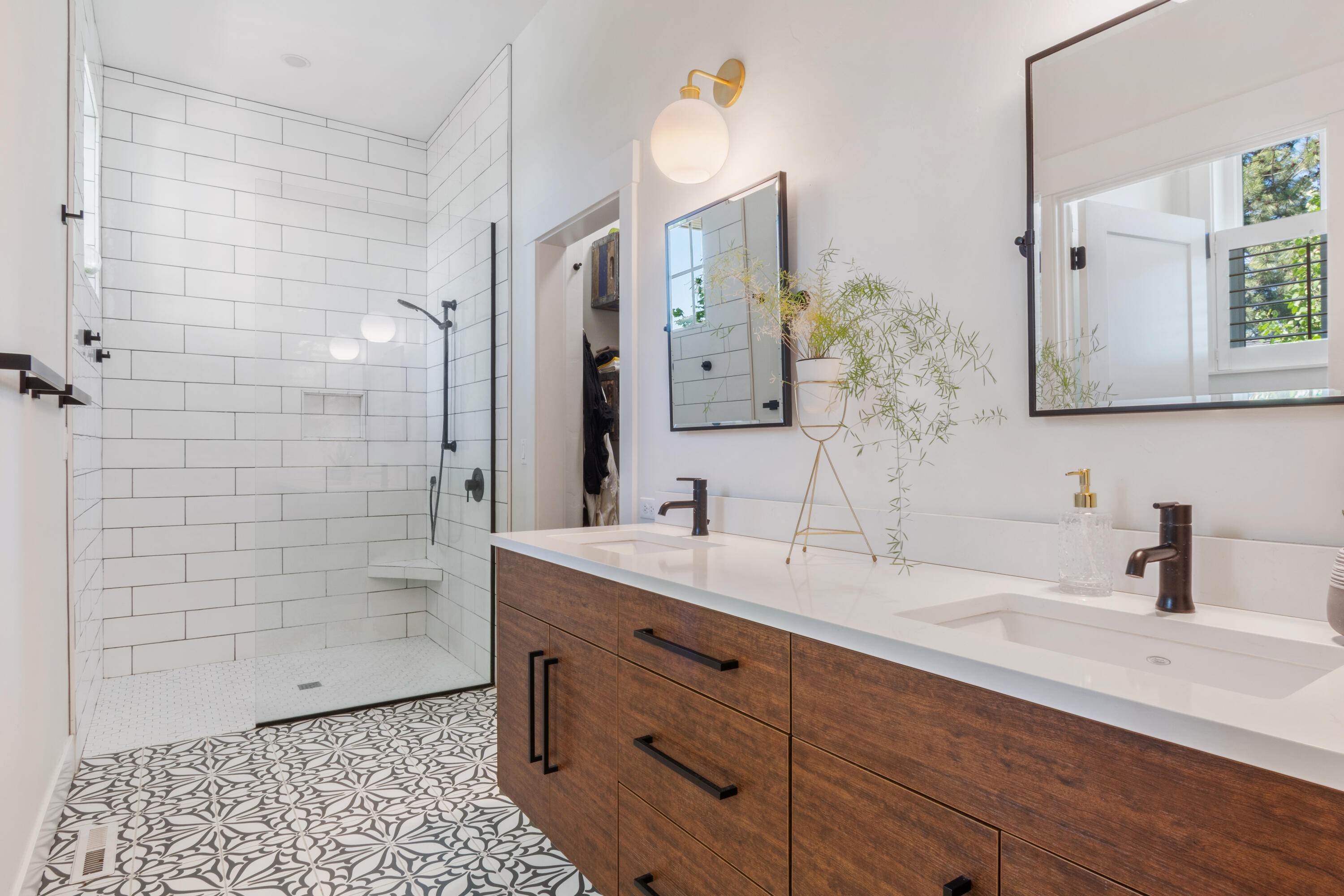 1335 NW Mt Washington Drive