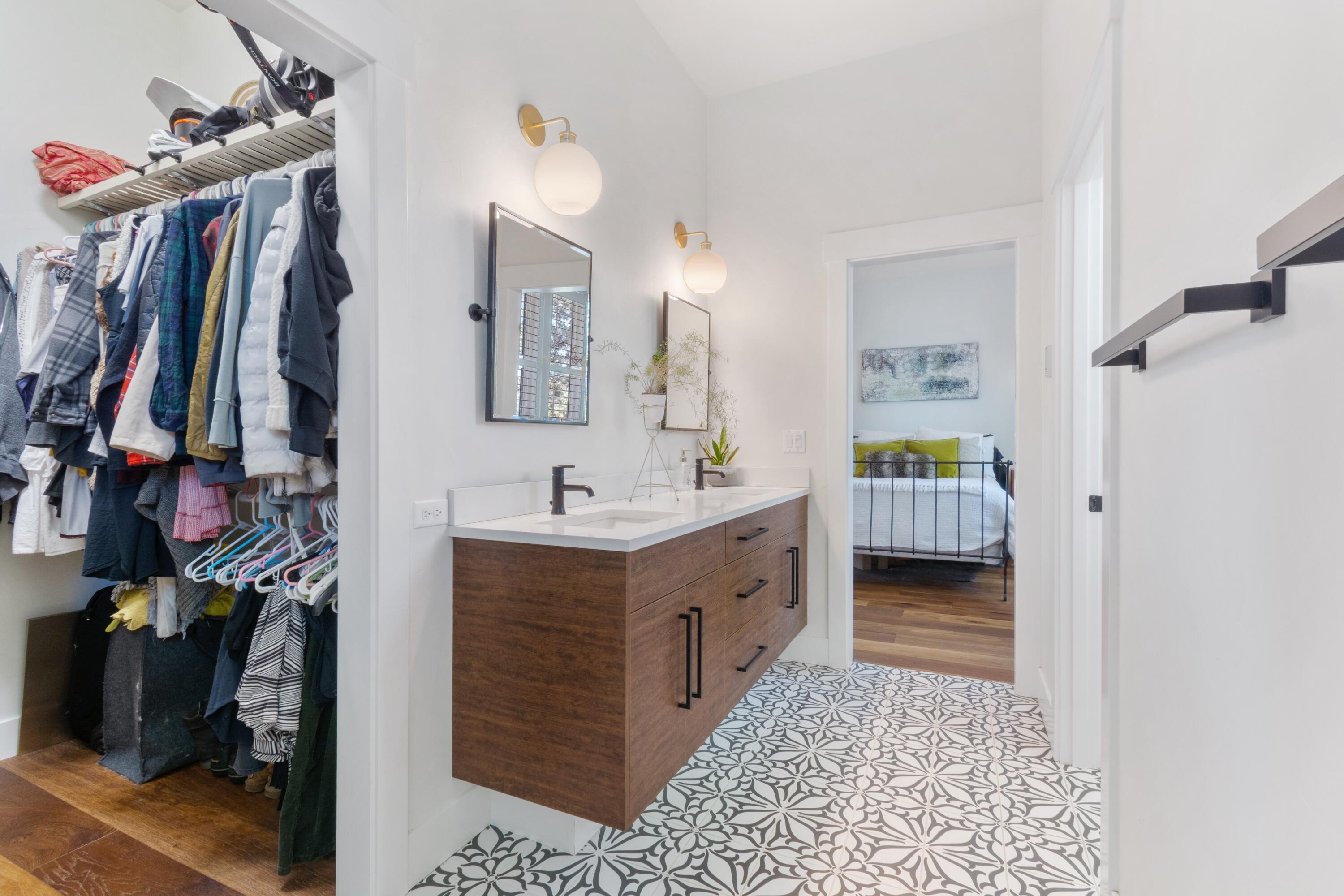 1335 NW Mt Washington Drive