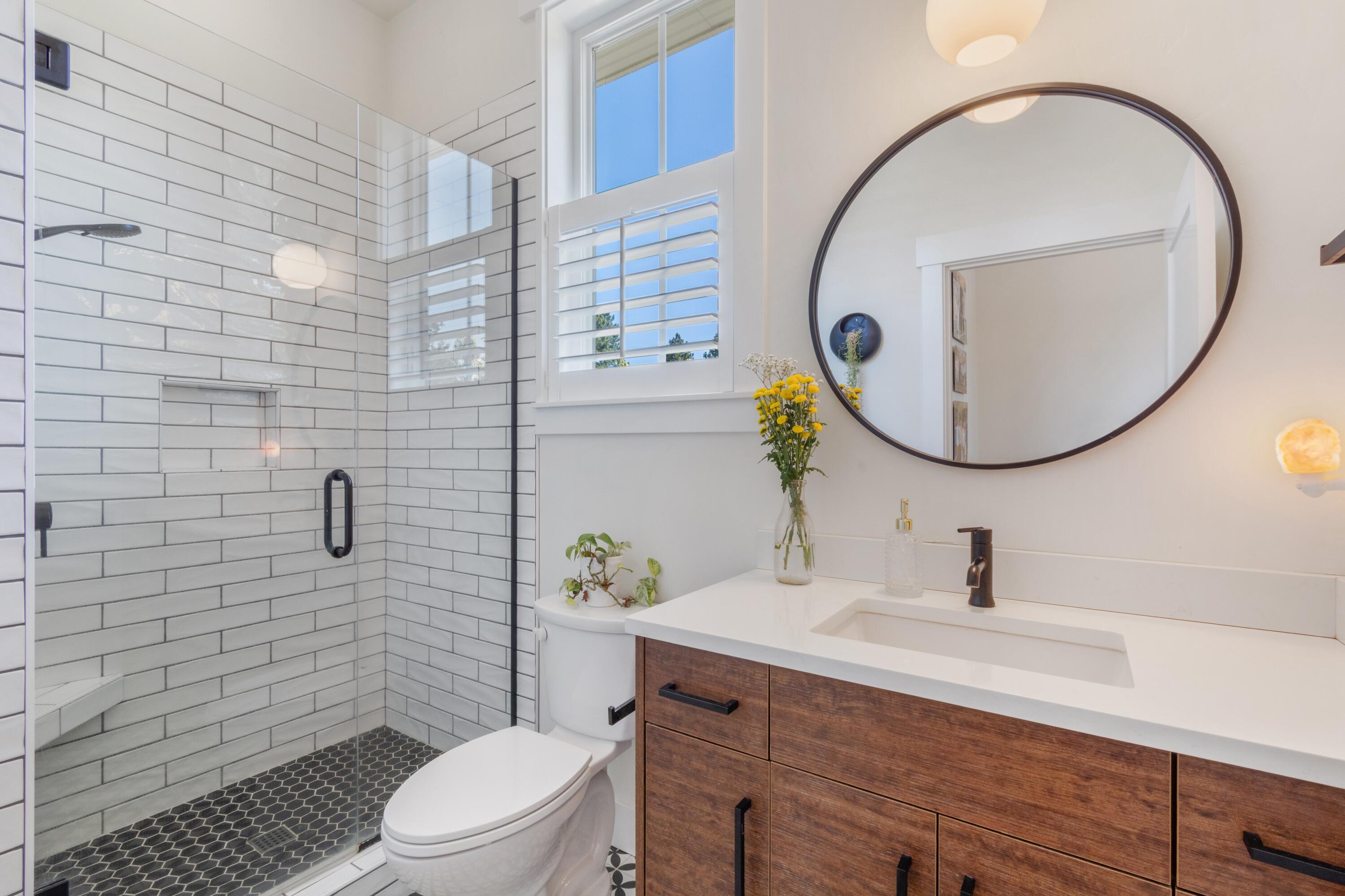 1335 NW Mt Washington Drive