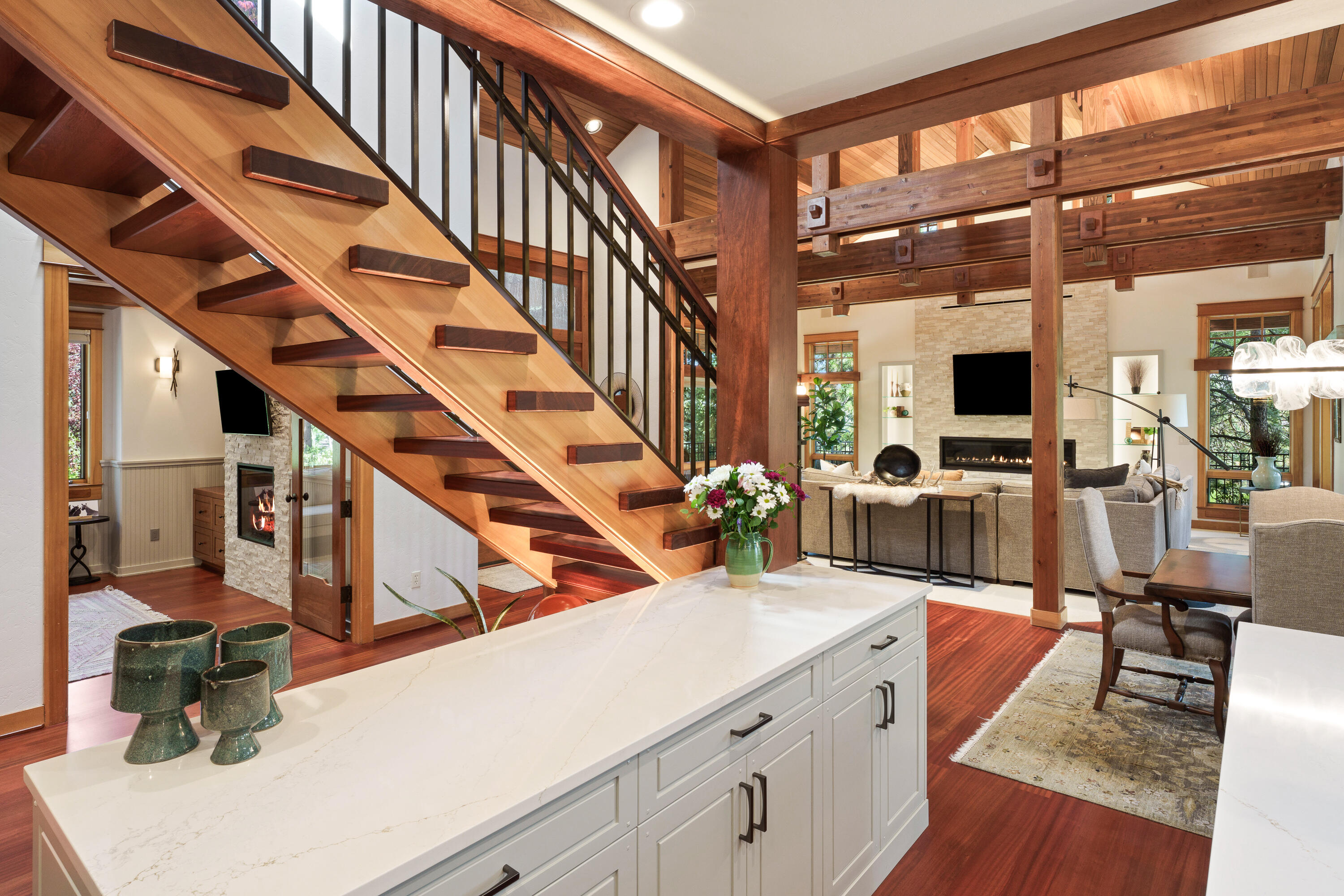 2537 NW Champion Circle