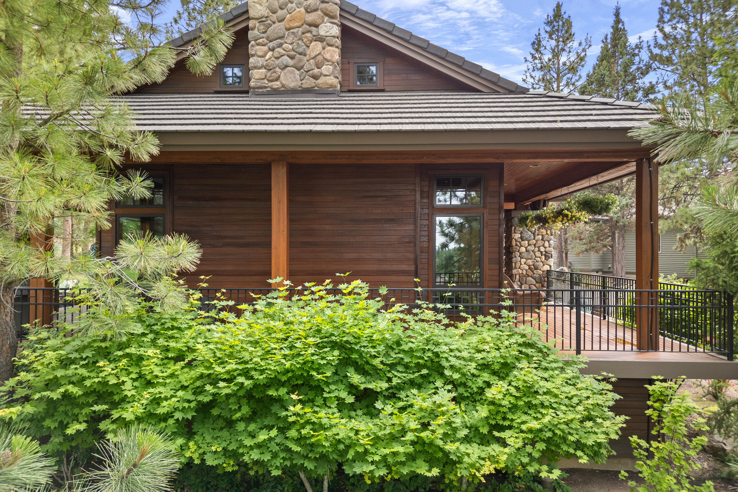 2537 NW Champion Circle