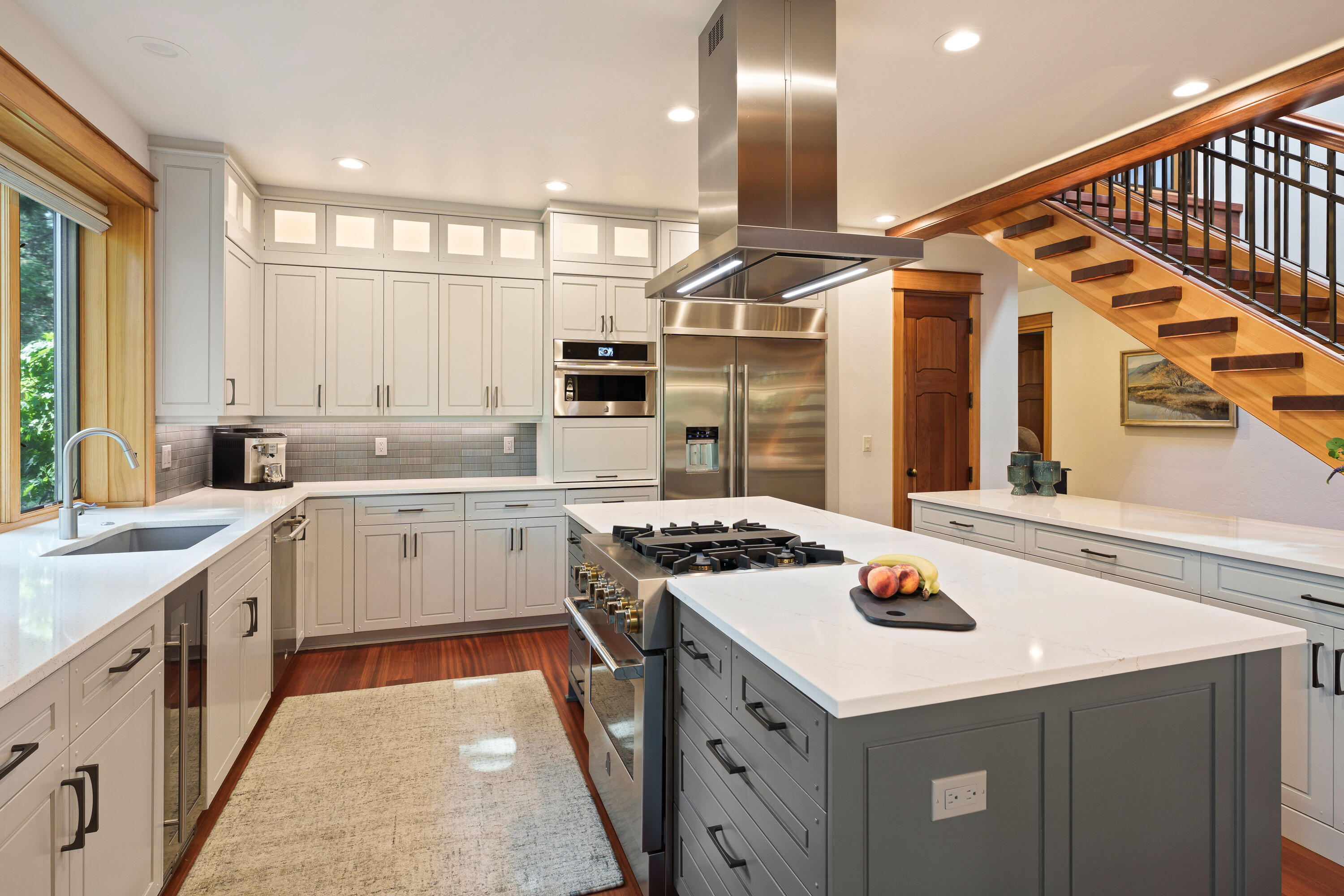 2537 NW Champion Circle