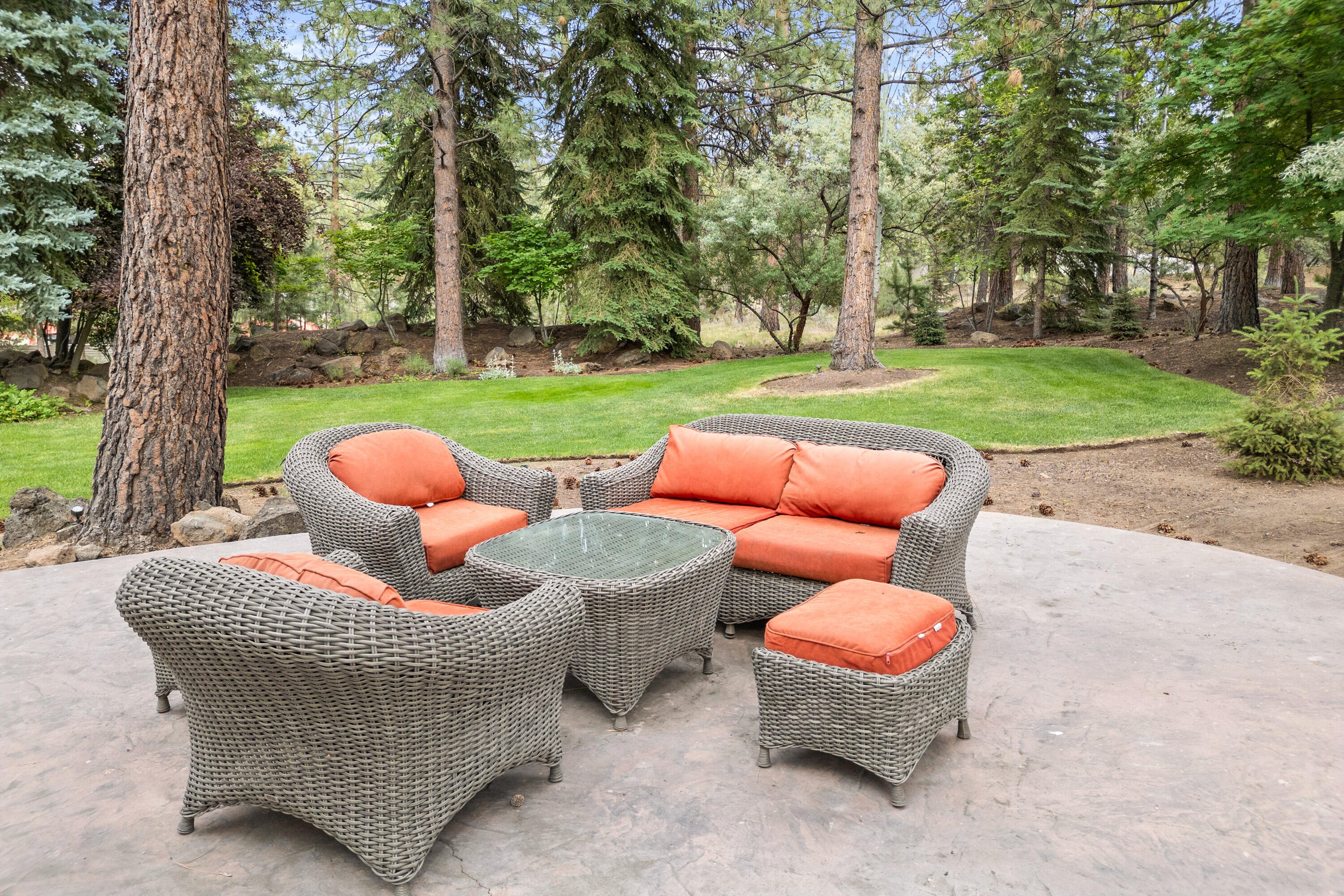 2537 NW Champion Circle