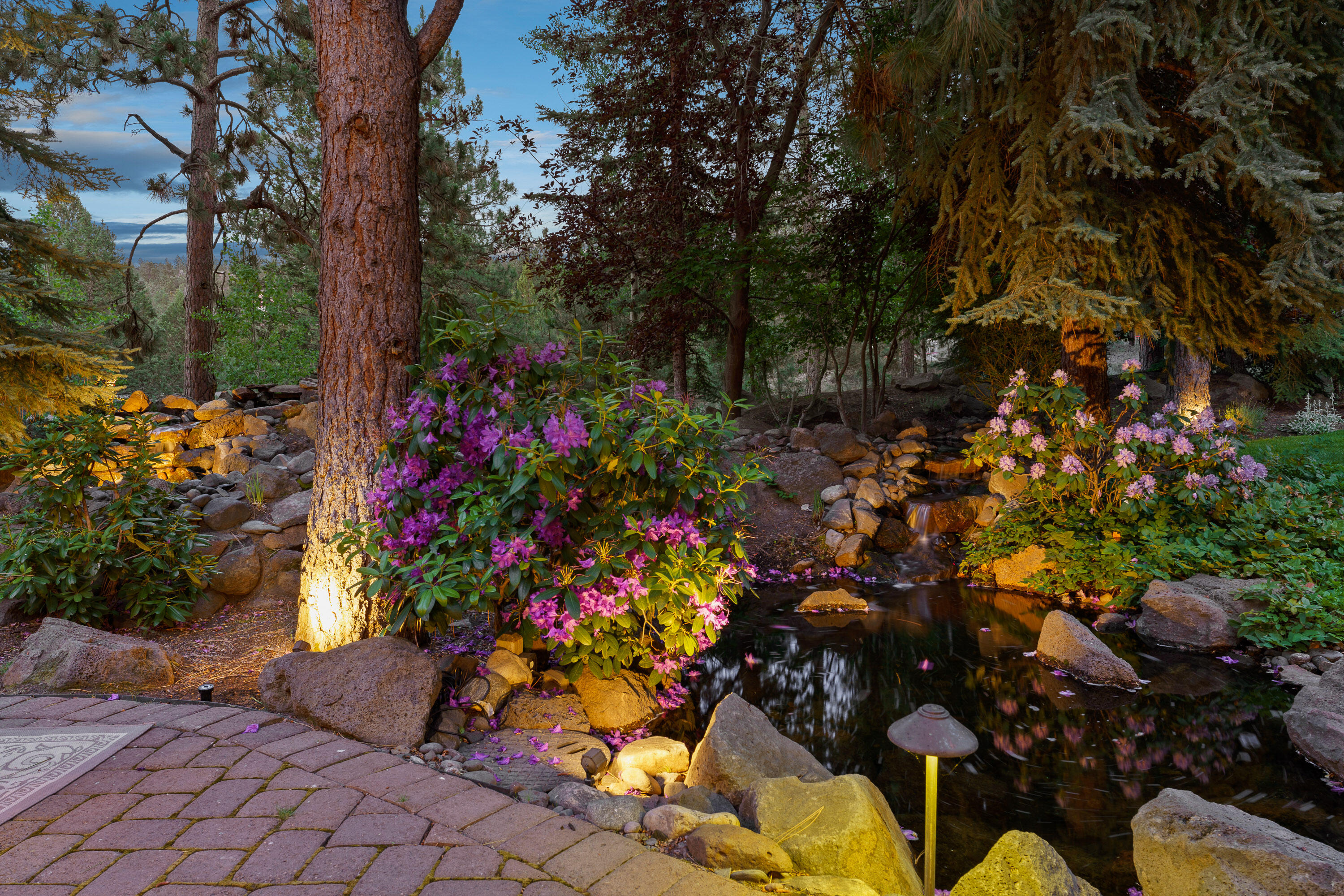 2537 NW Champion Circle