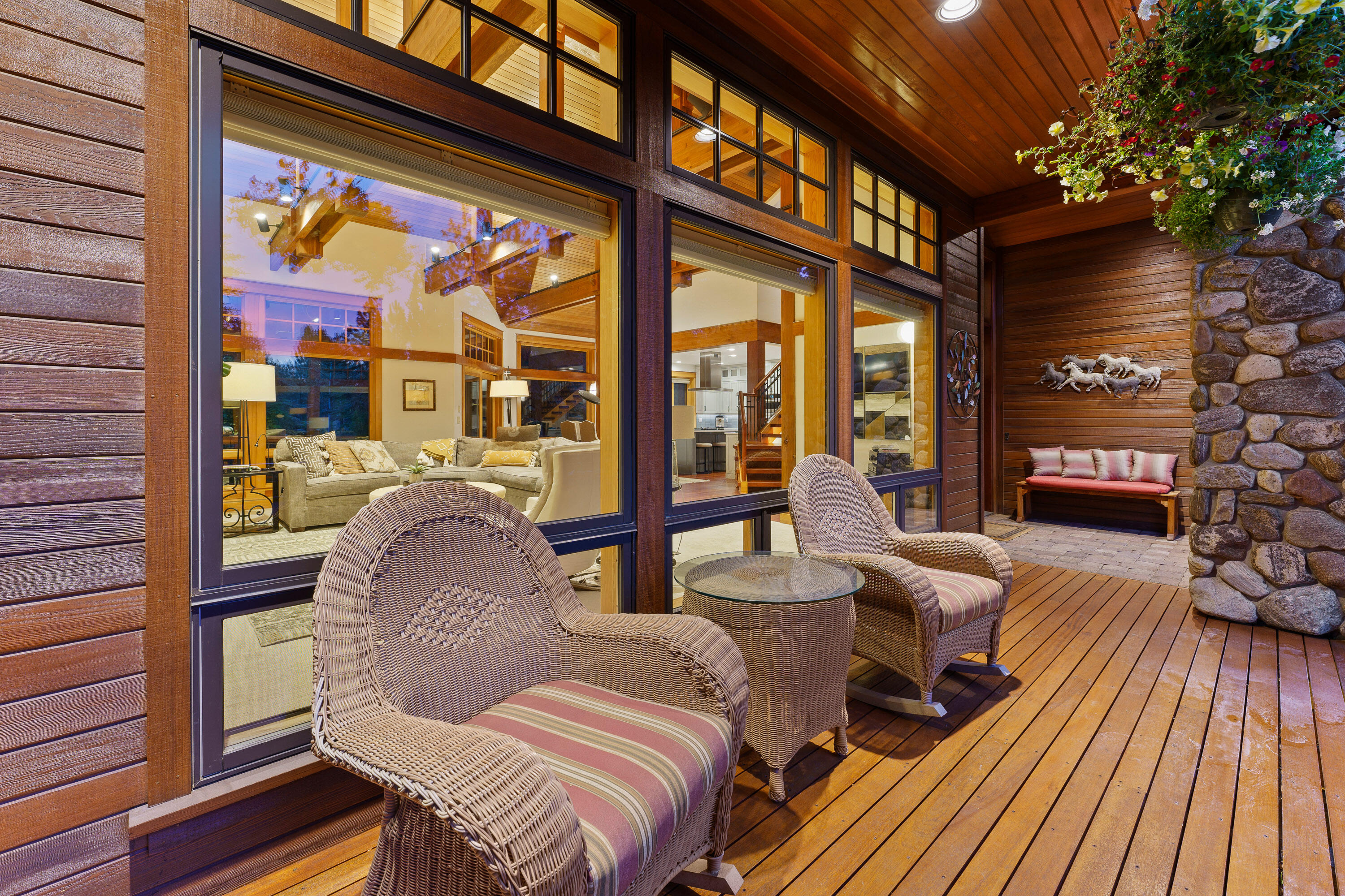 2537 NW Champion Circle