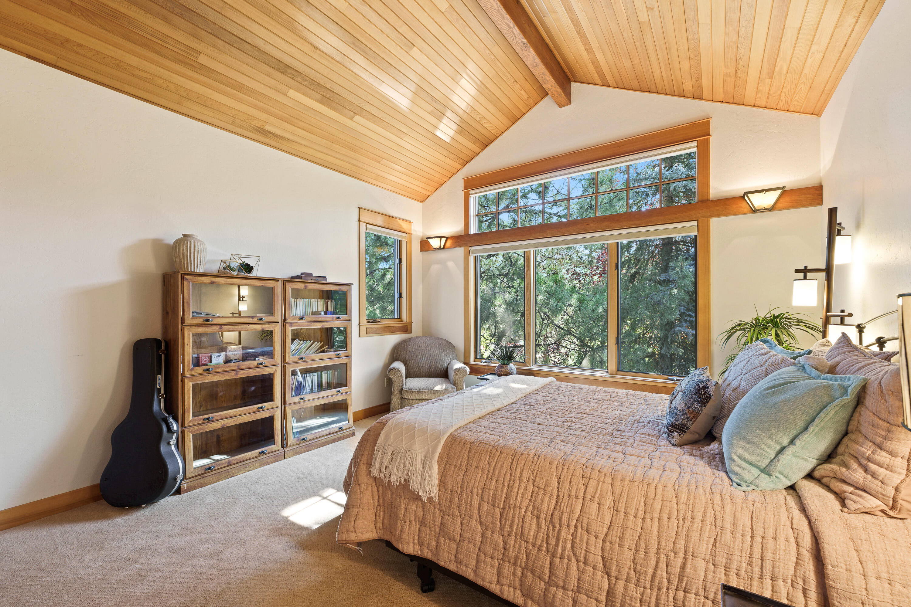 2537 NW Champion Circle