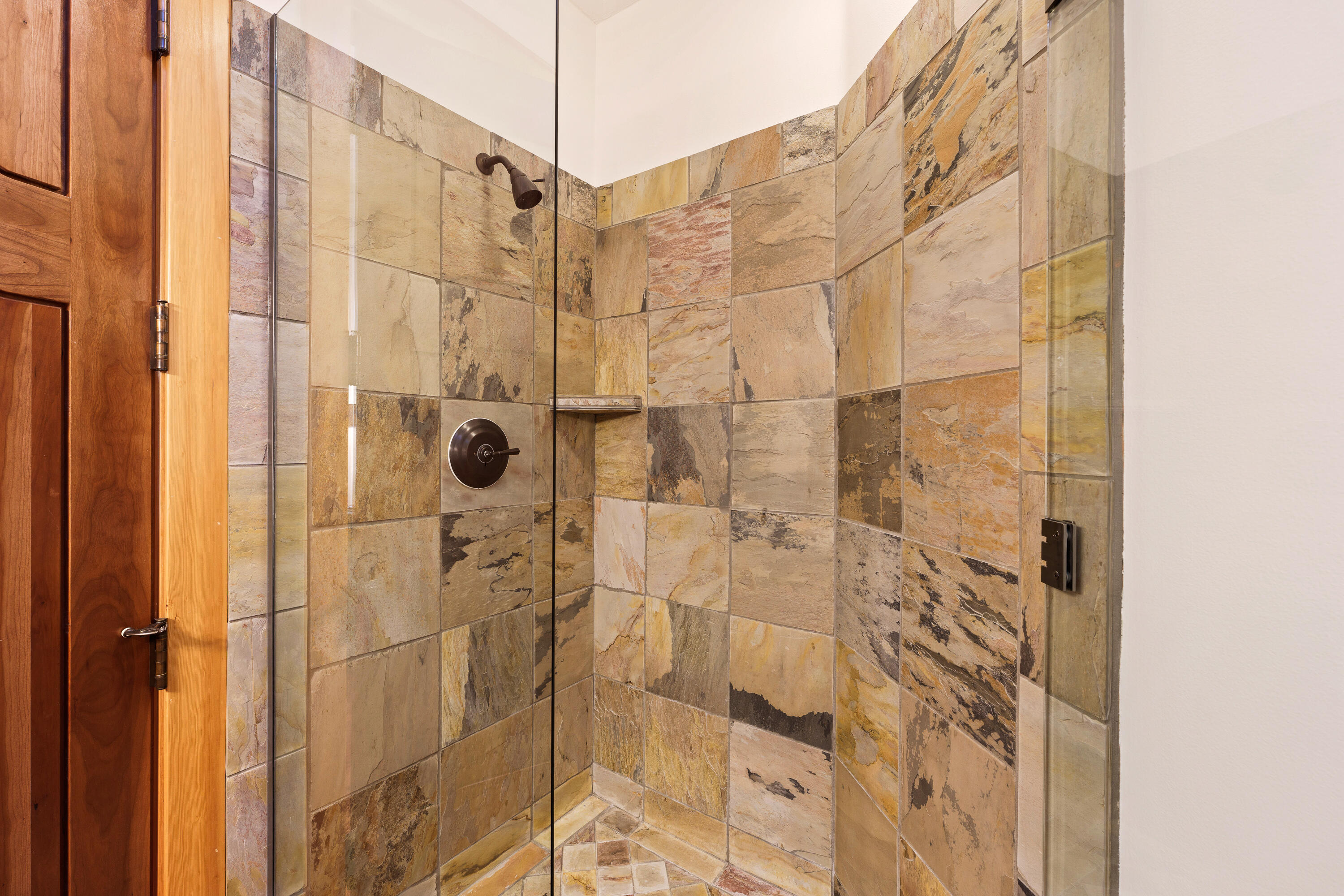 2537 NW Champion Circle