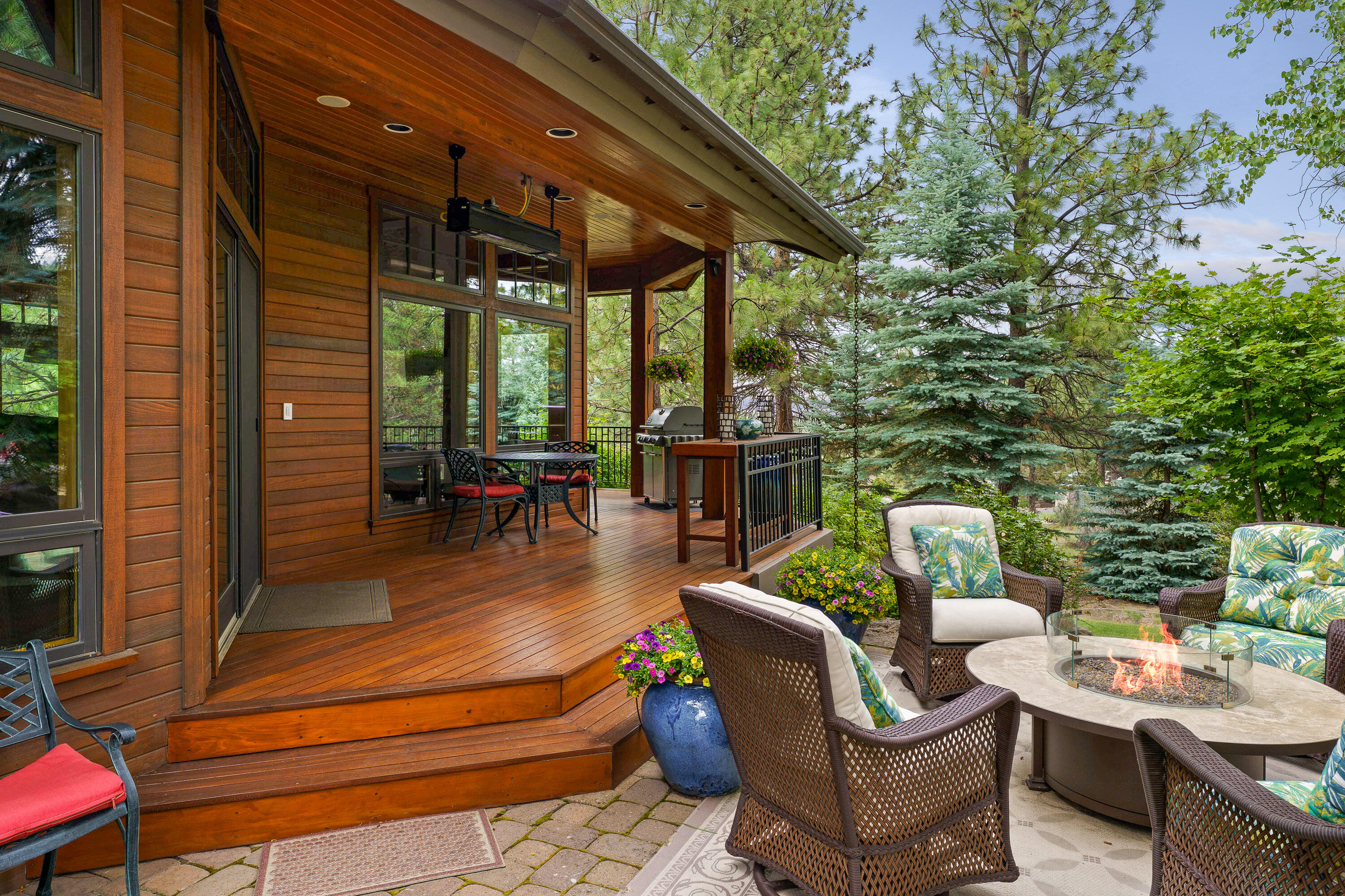 2537 NW Champion Circle