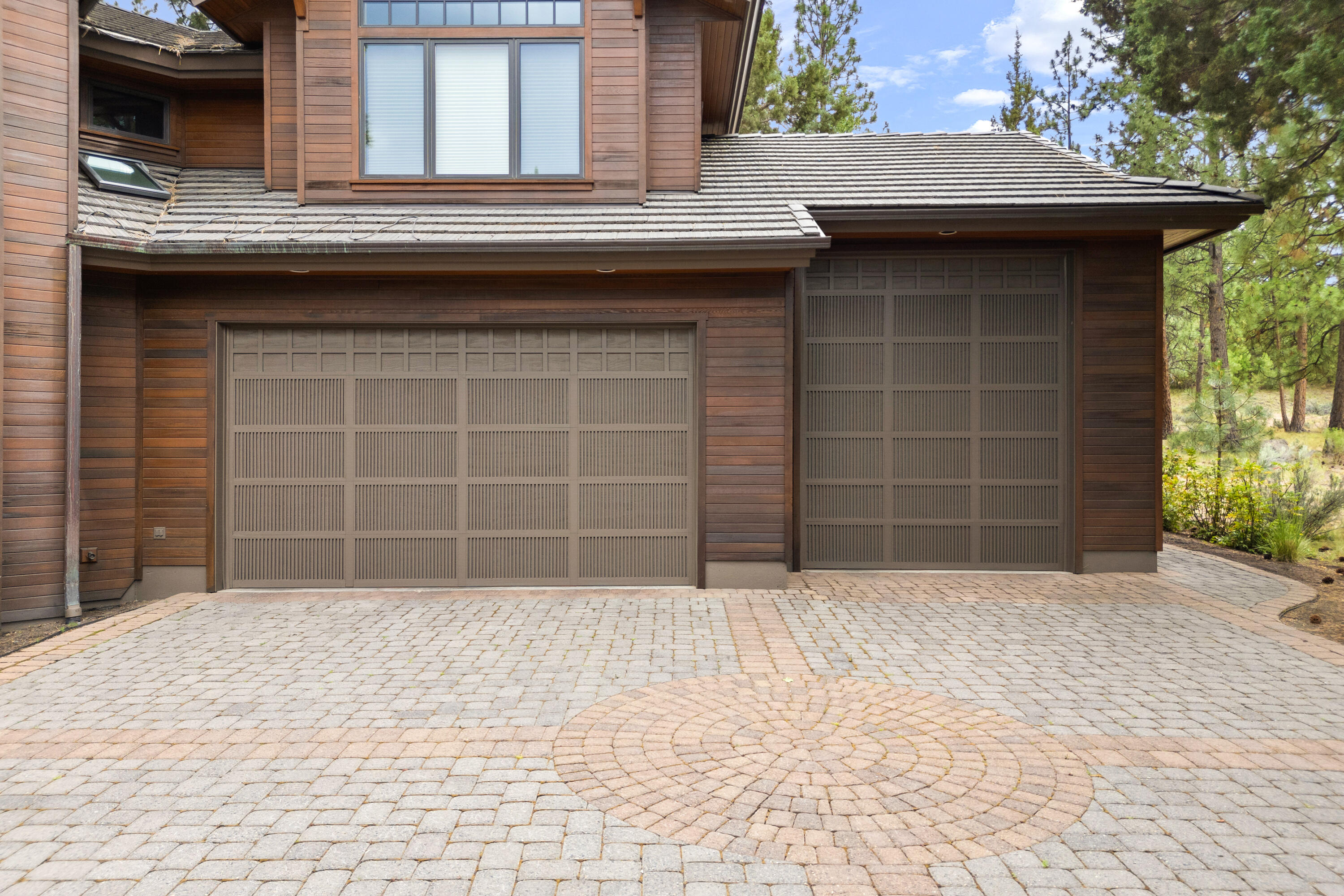 2537 NW Champion Circle