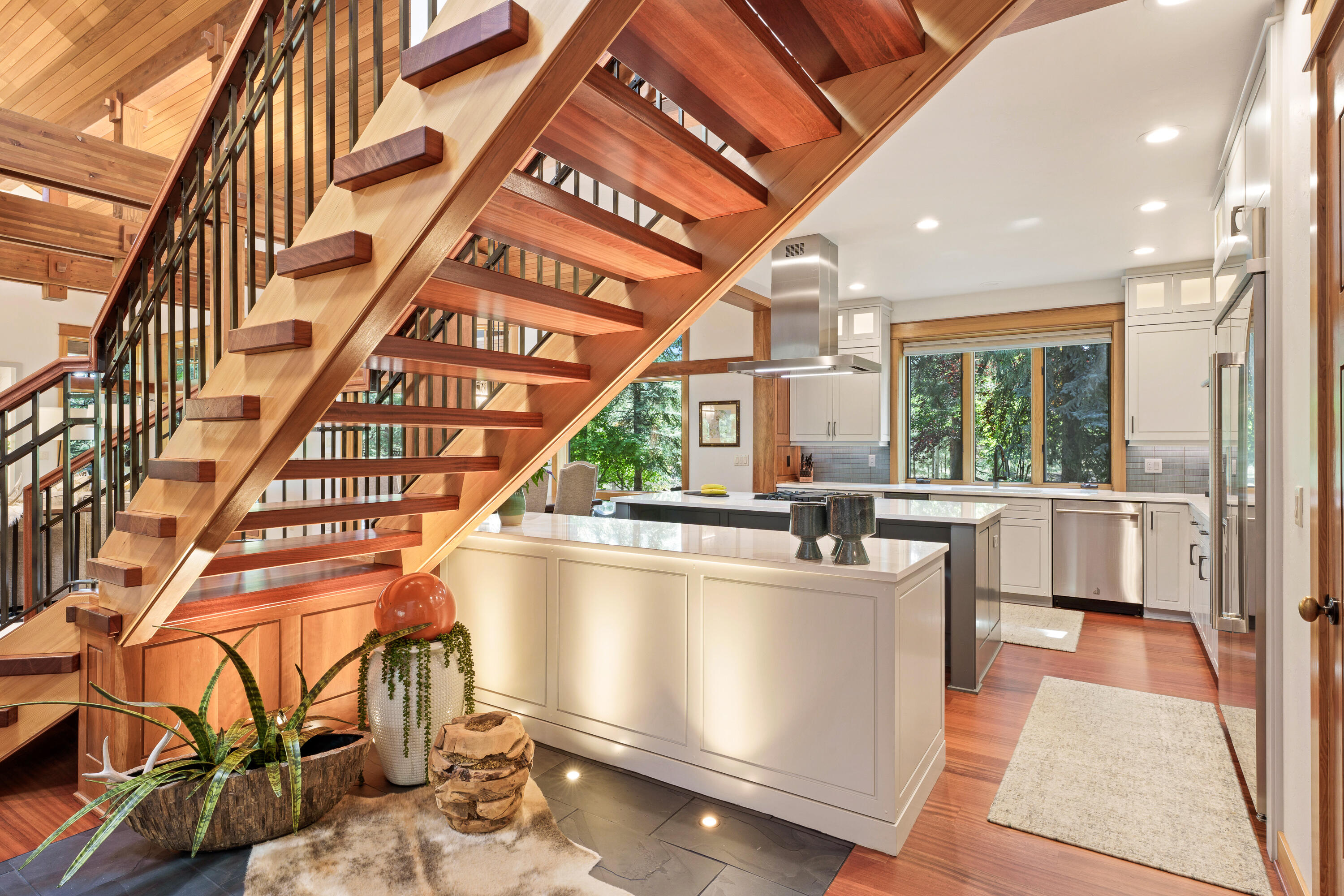 2537 NW Champion Circle