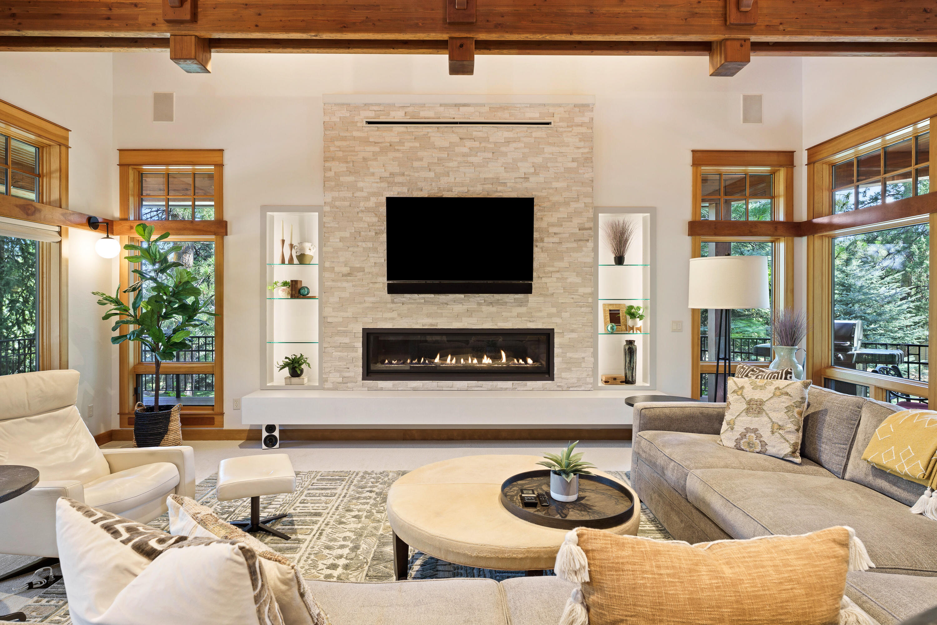 2537 NW Champion Circle