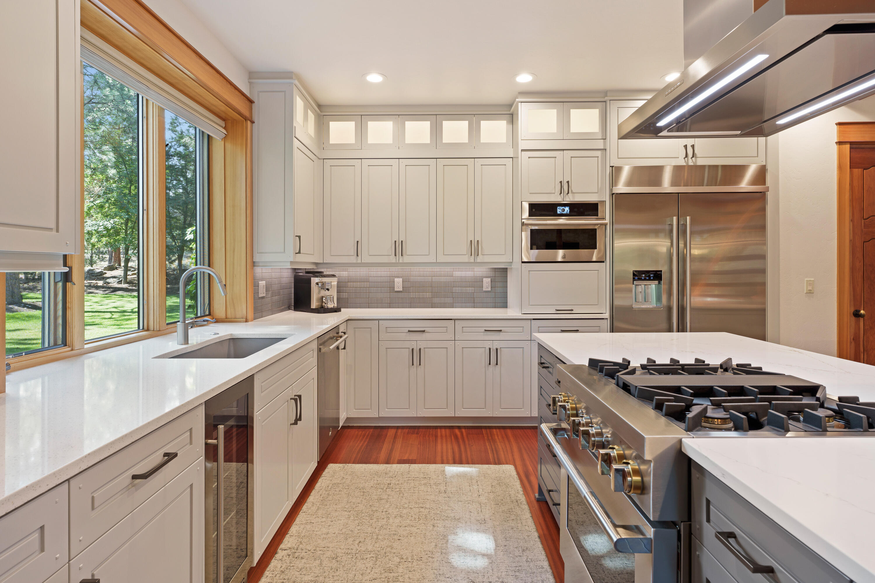 2537 NW Champion Circle