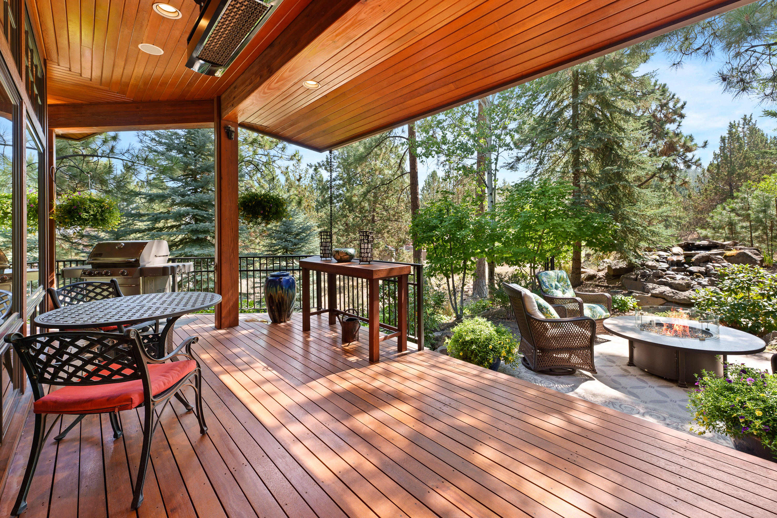 2537 NW Champion Circle