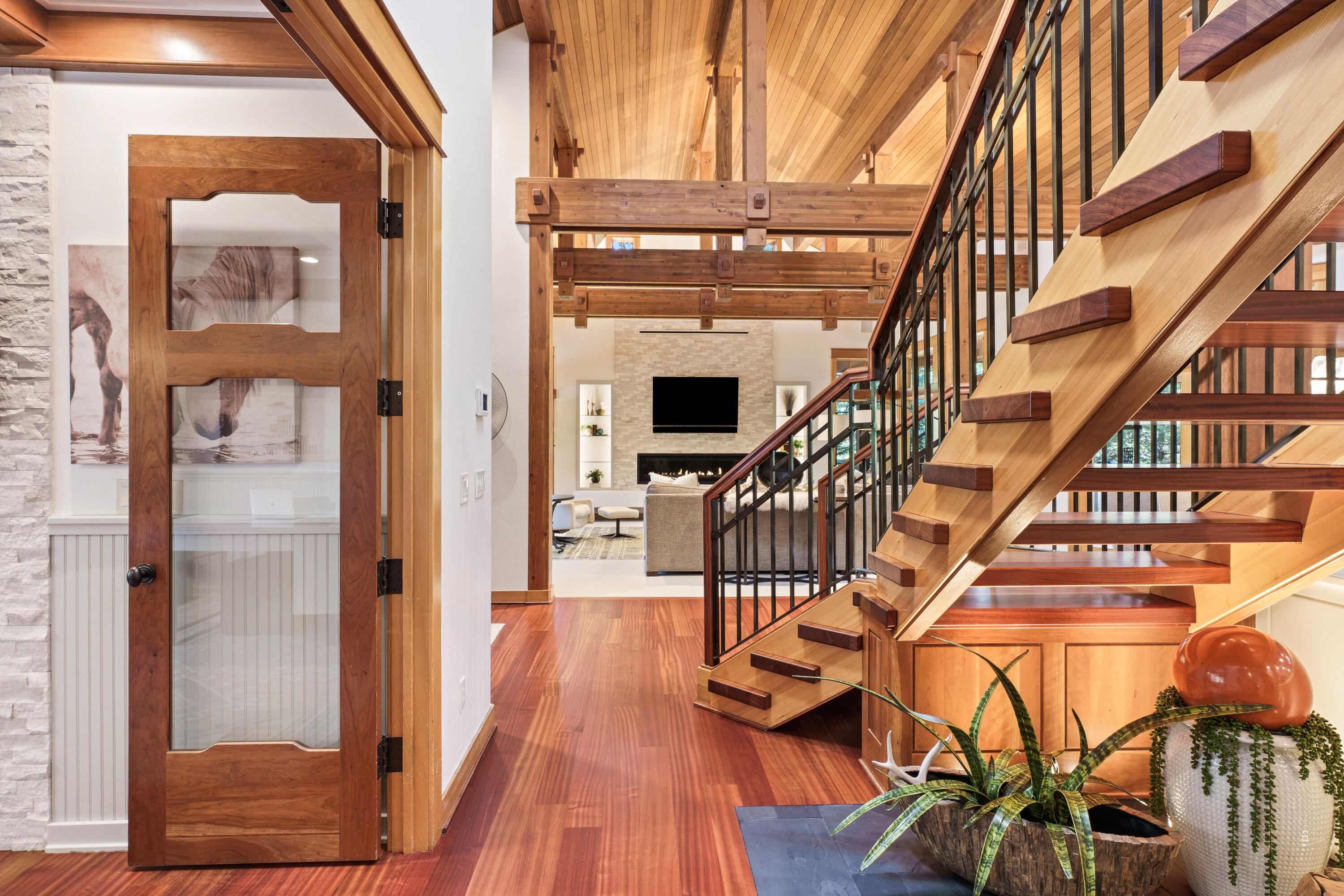 2537 NW Champion Circle